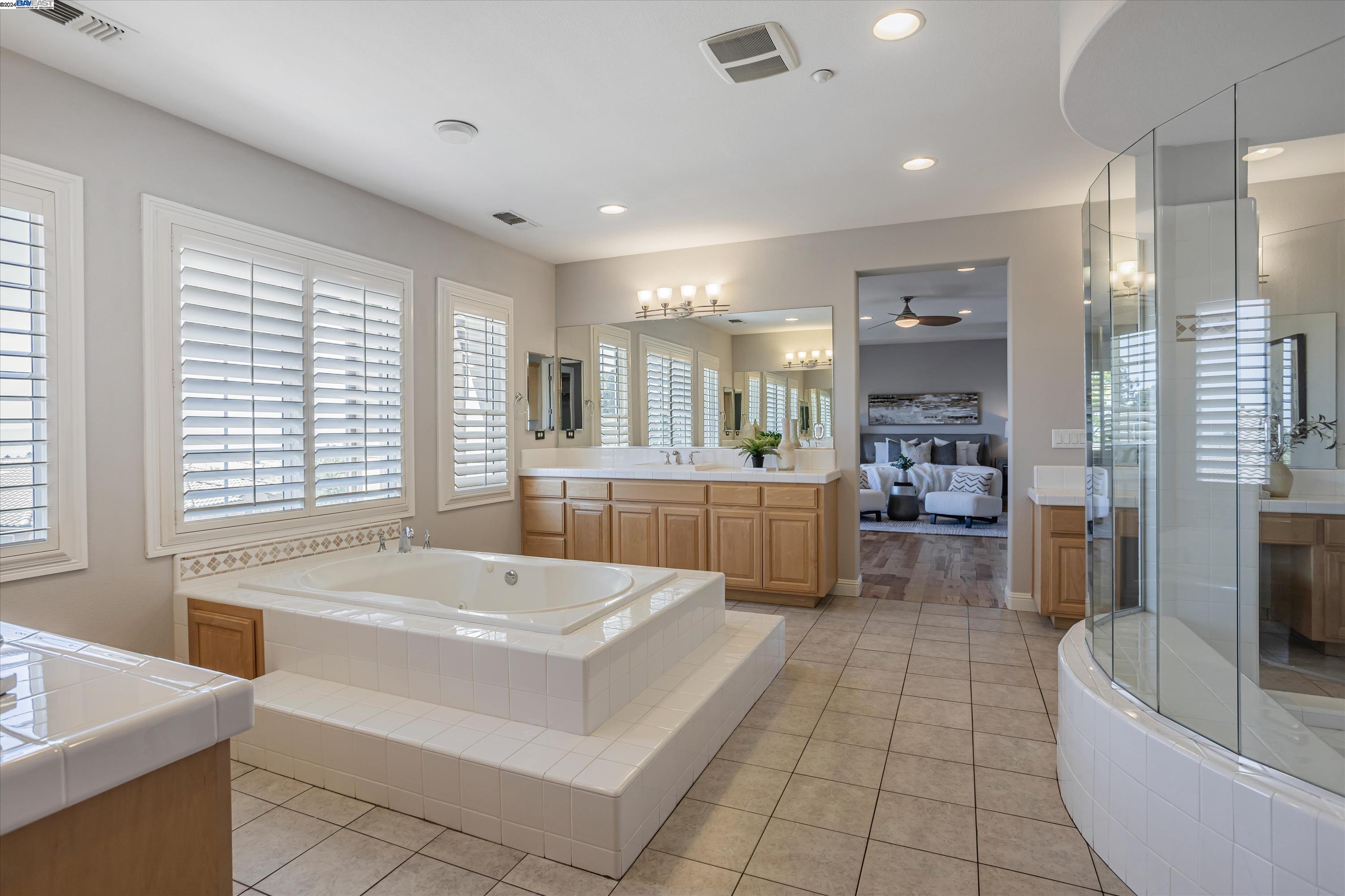 260 Carrick Cir