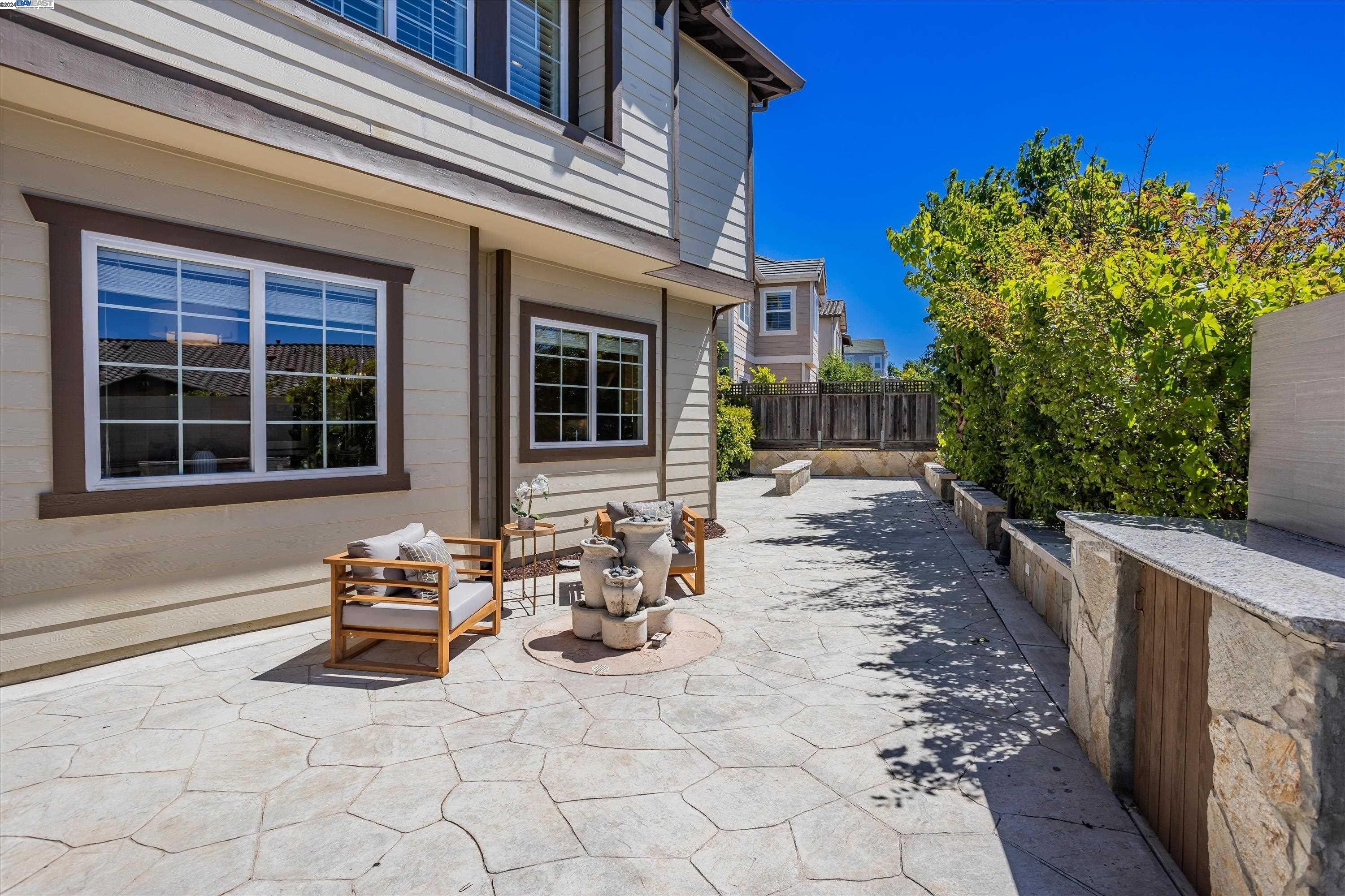 260 Carrick Cir