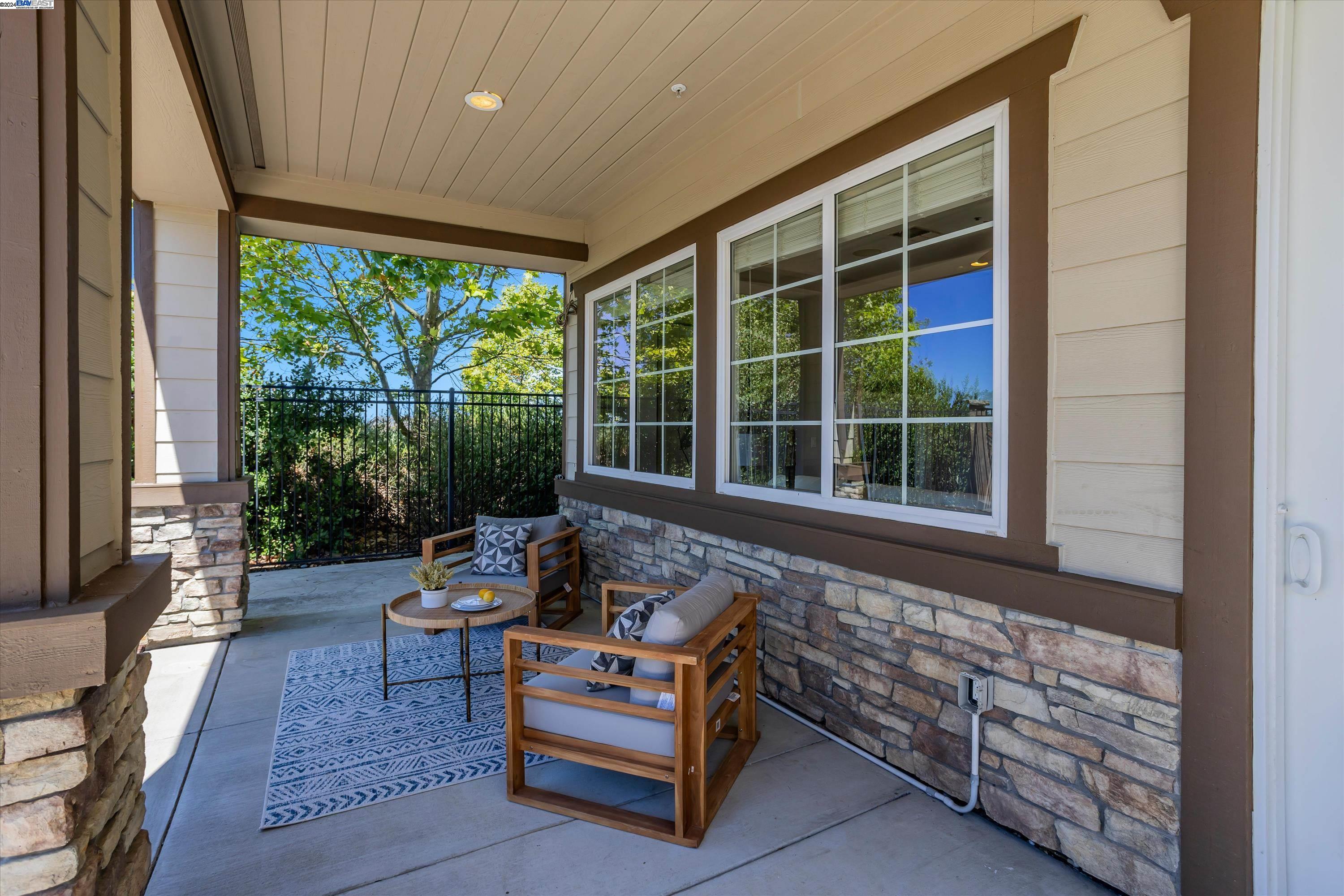 260 Carrick Cir