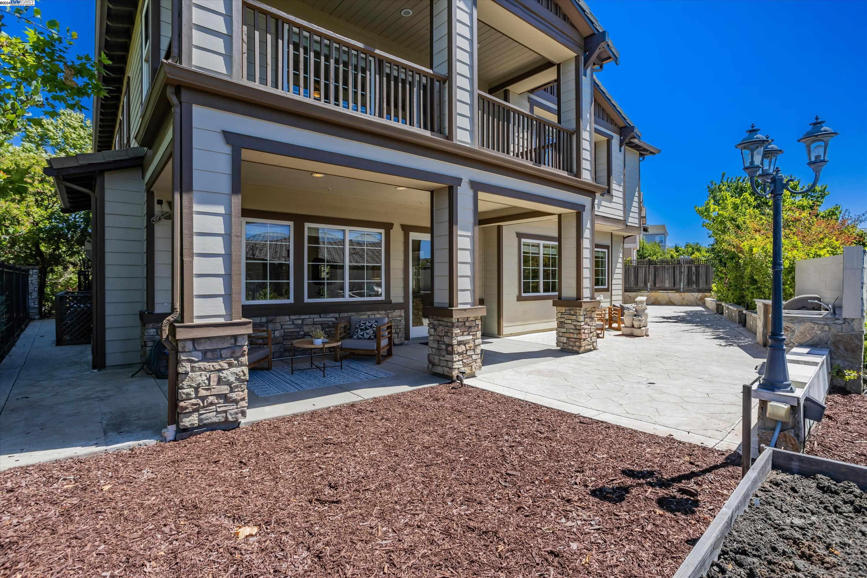 260 Carrick Cir