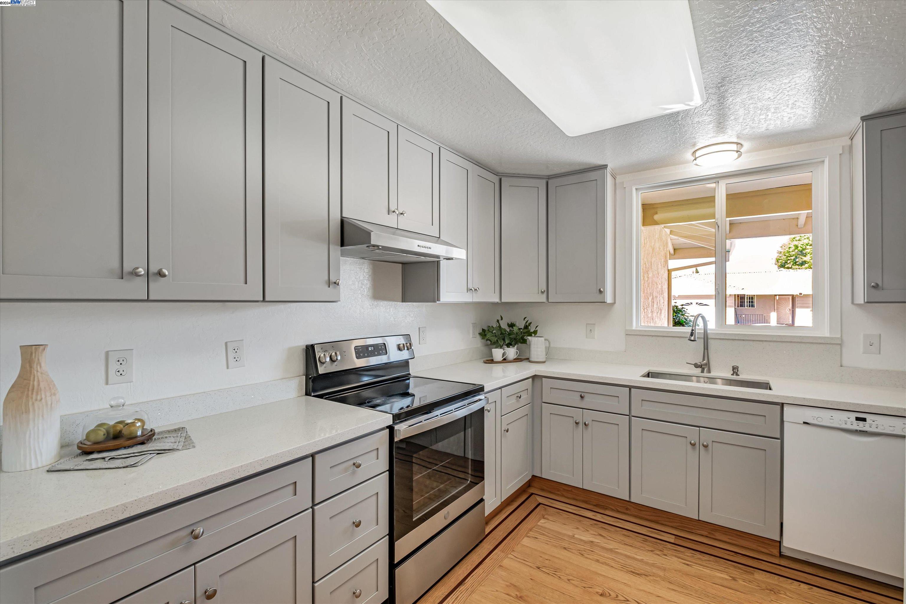 34959 Peco St