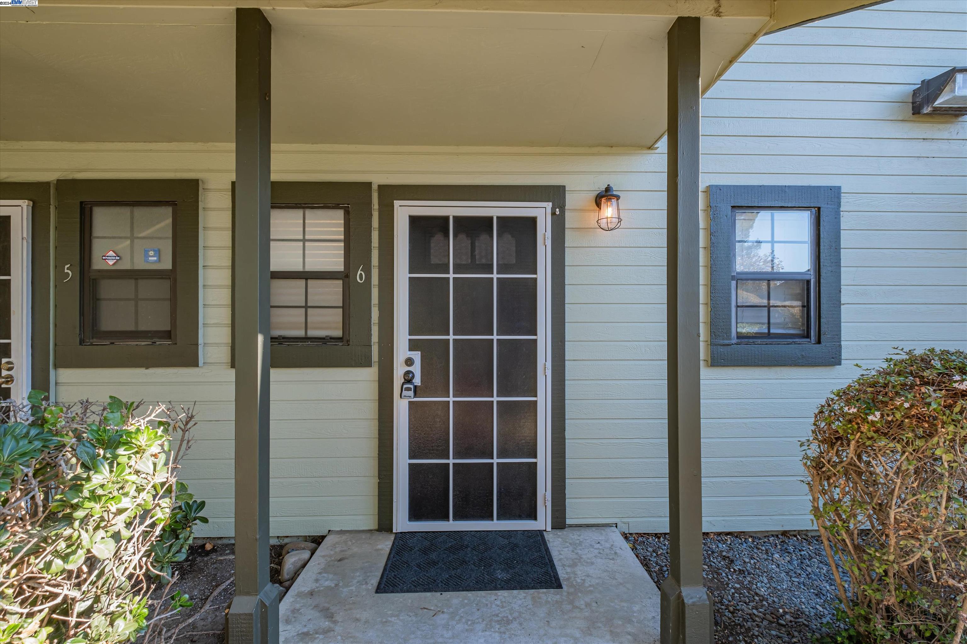 387 Laurel Ave # 6