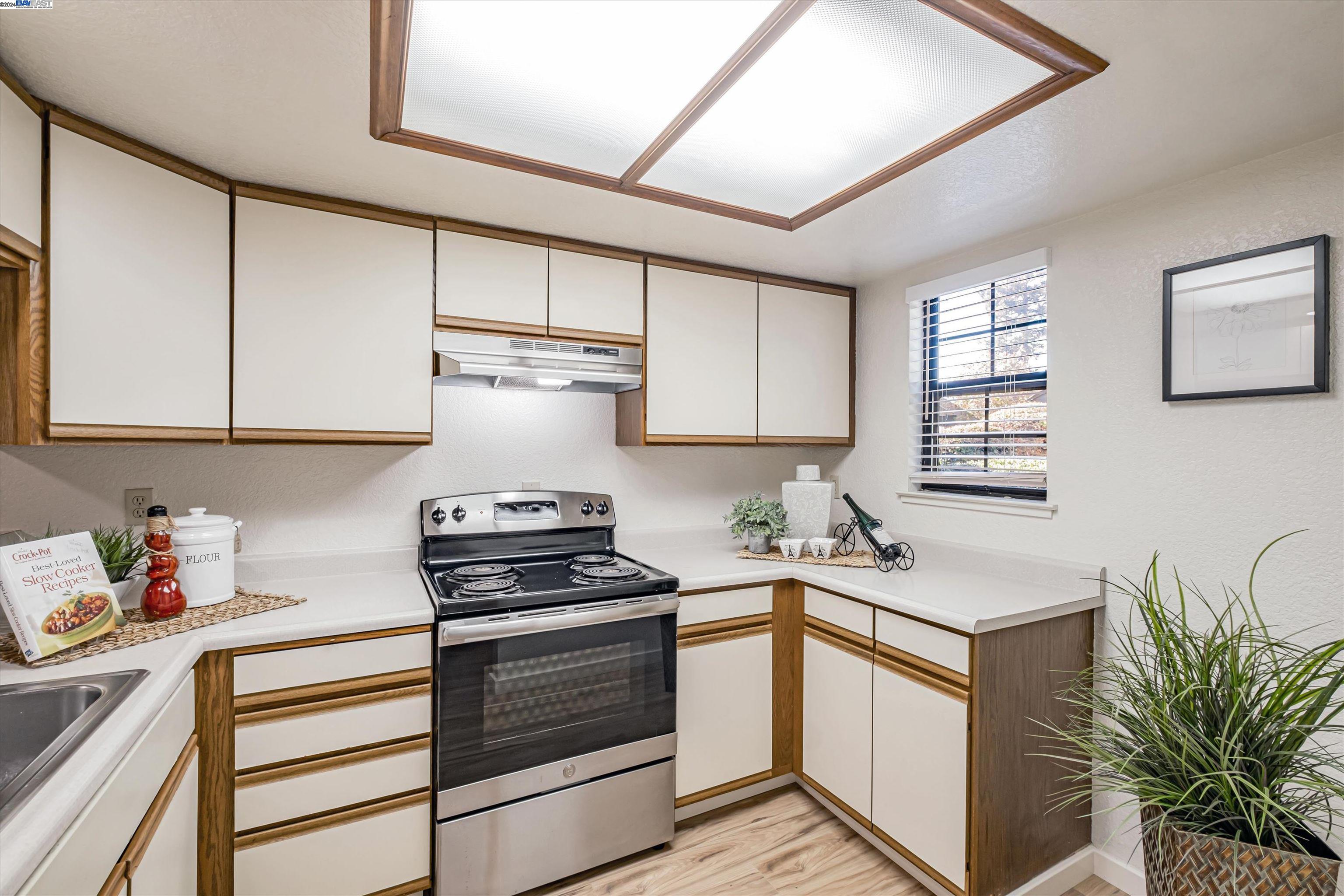 387 Laurel Ave # 6