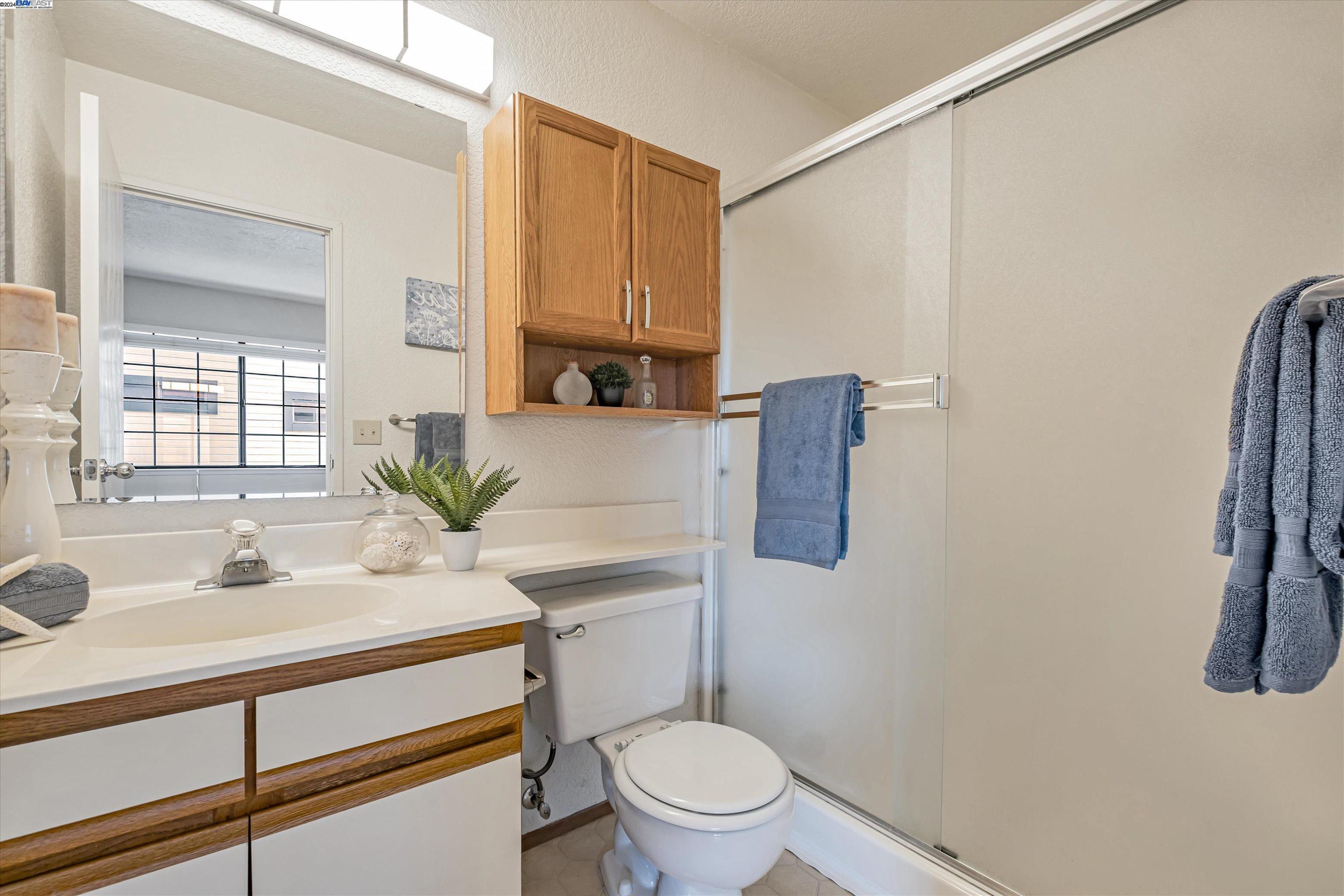 387 Laurel Ave # 6