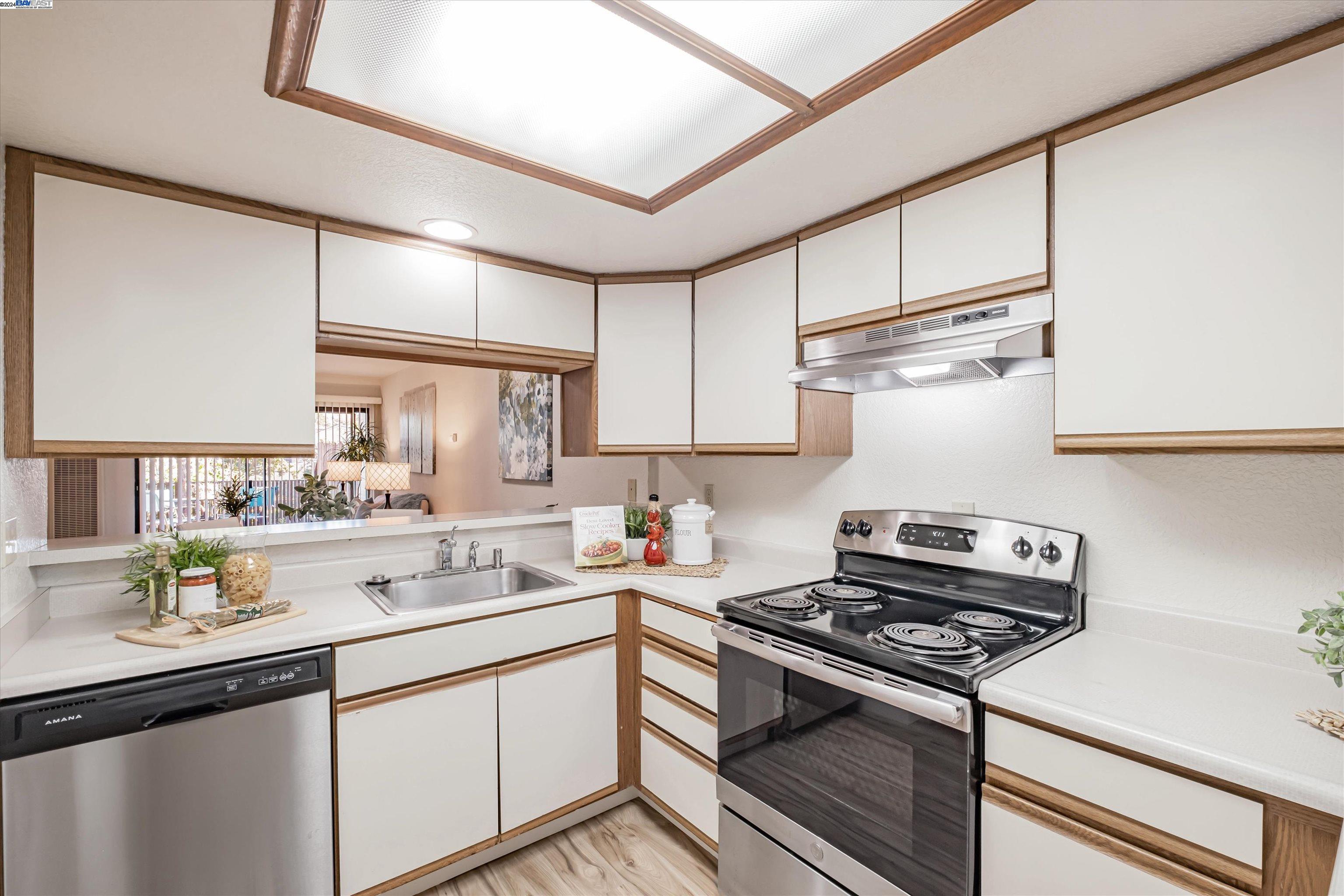 387 Laurel Ave # 6