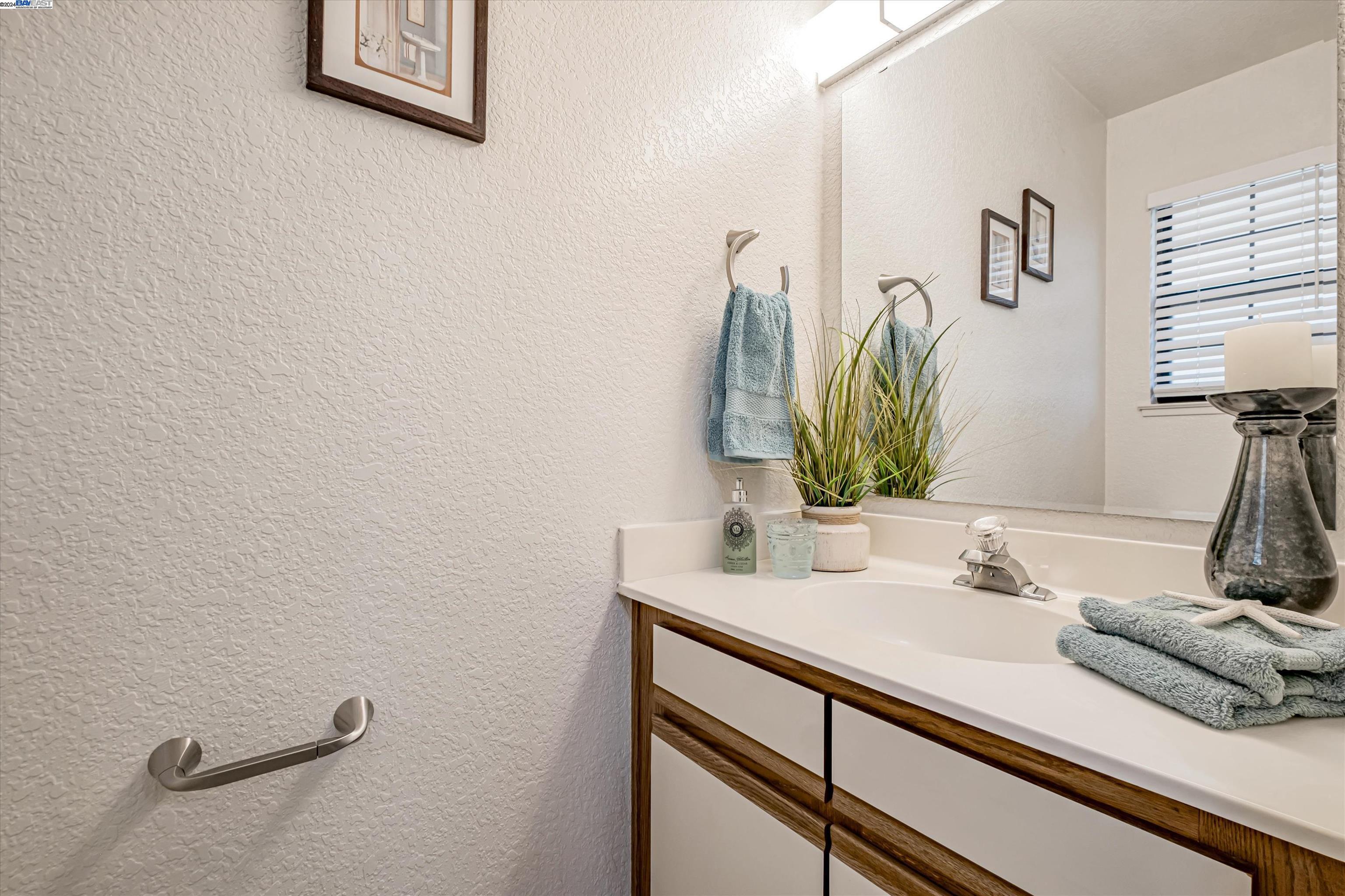 387 Laurel Ave # 6