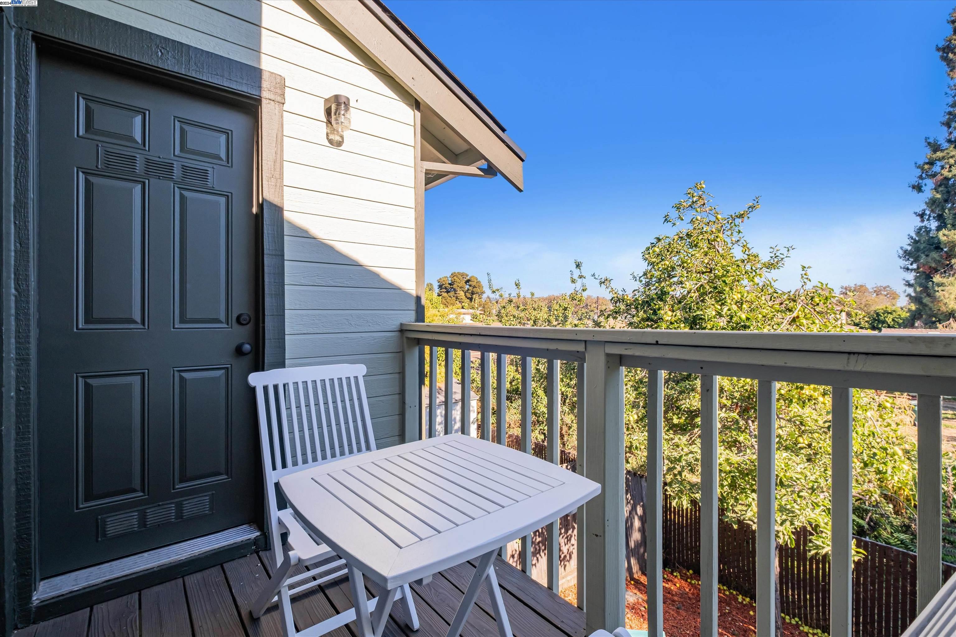 387 Laurel Ave # 6