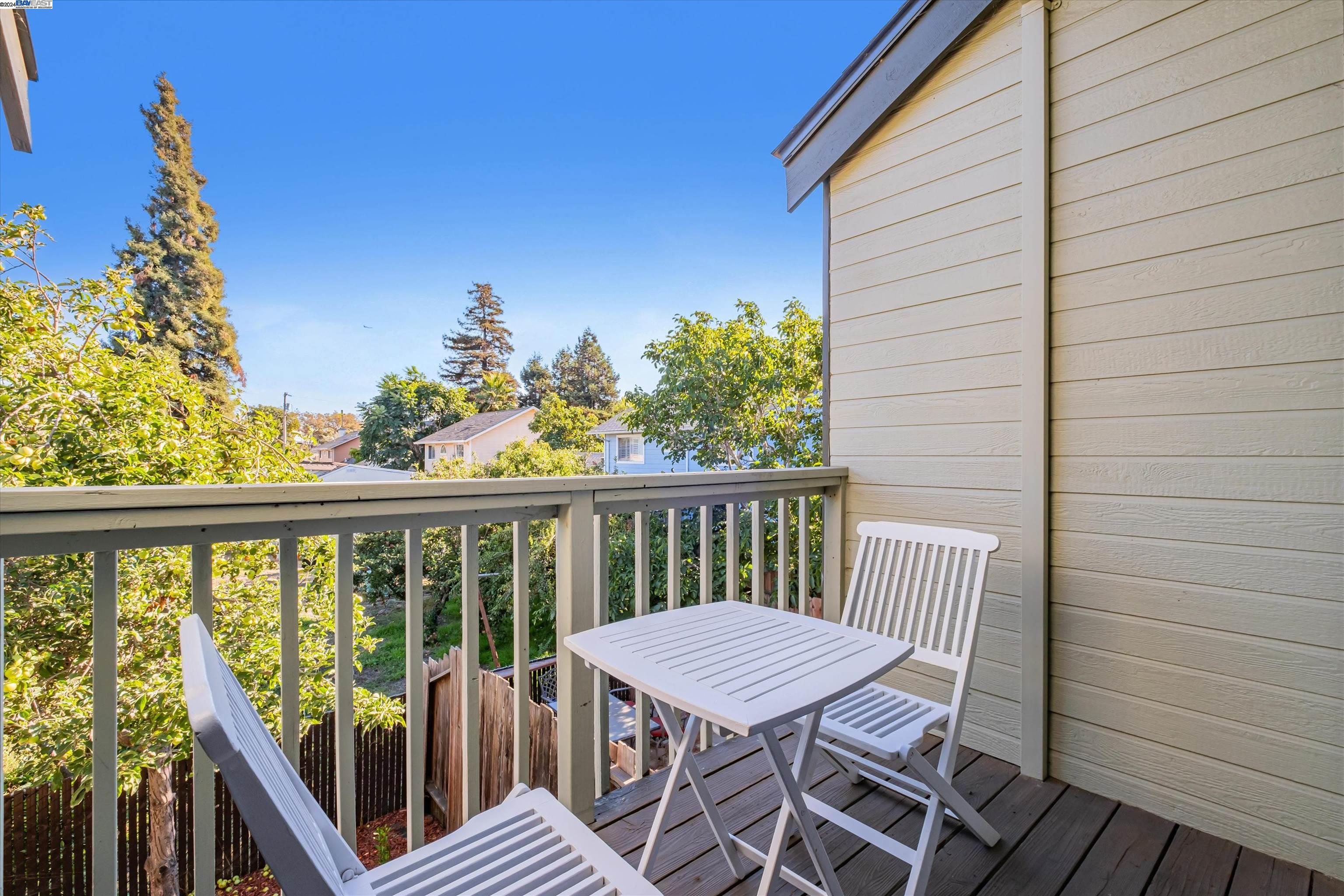 387 Laurel Ave # 6