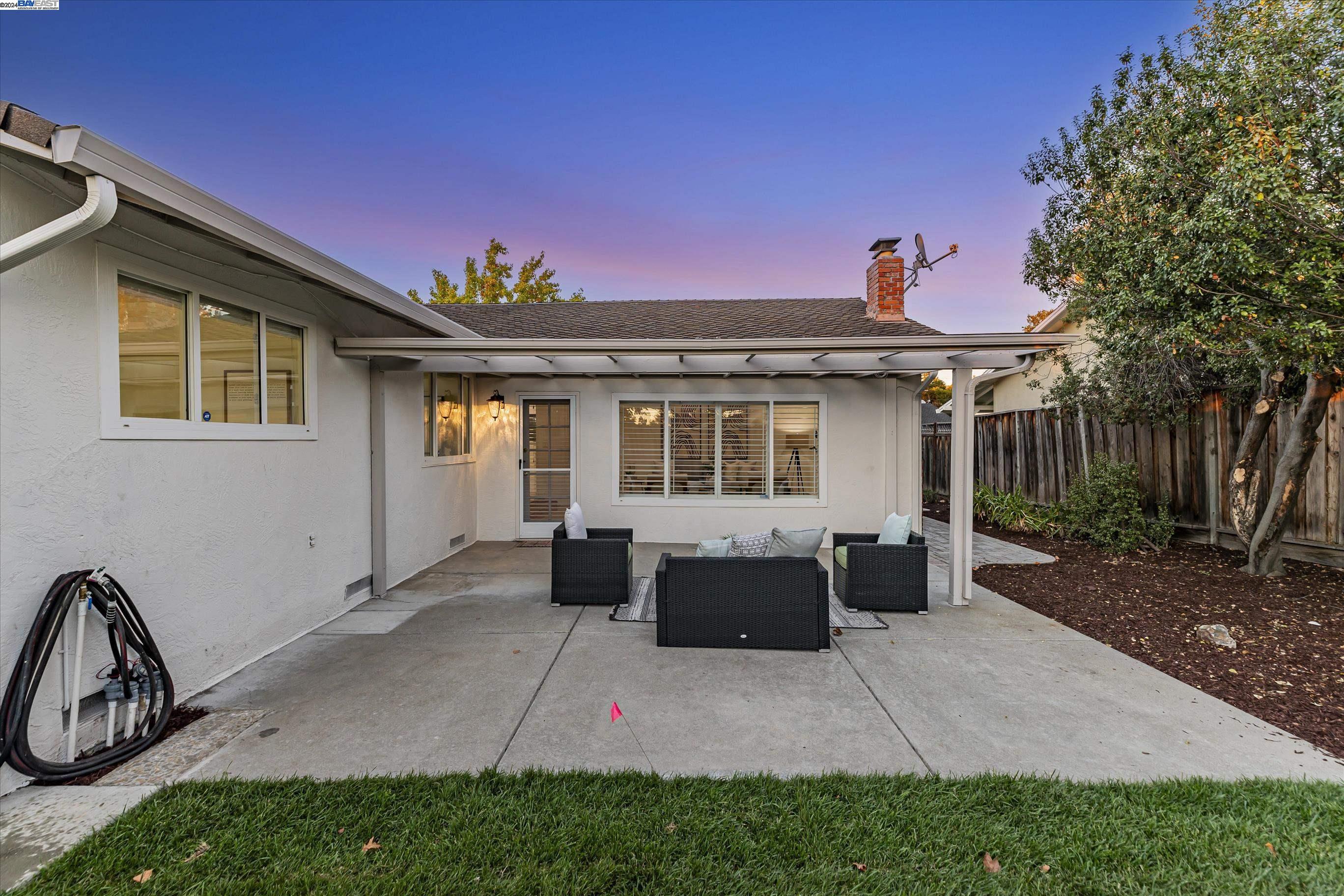 41335 Apricot Ln