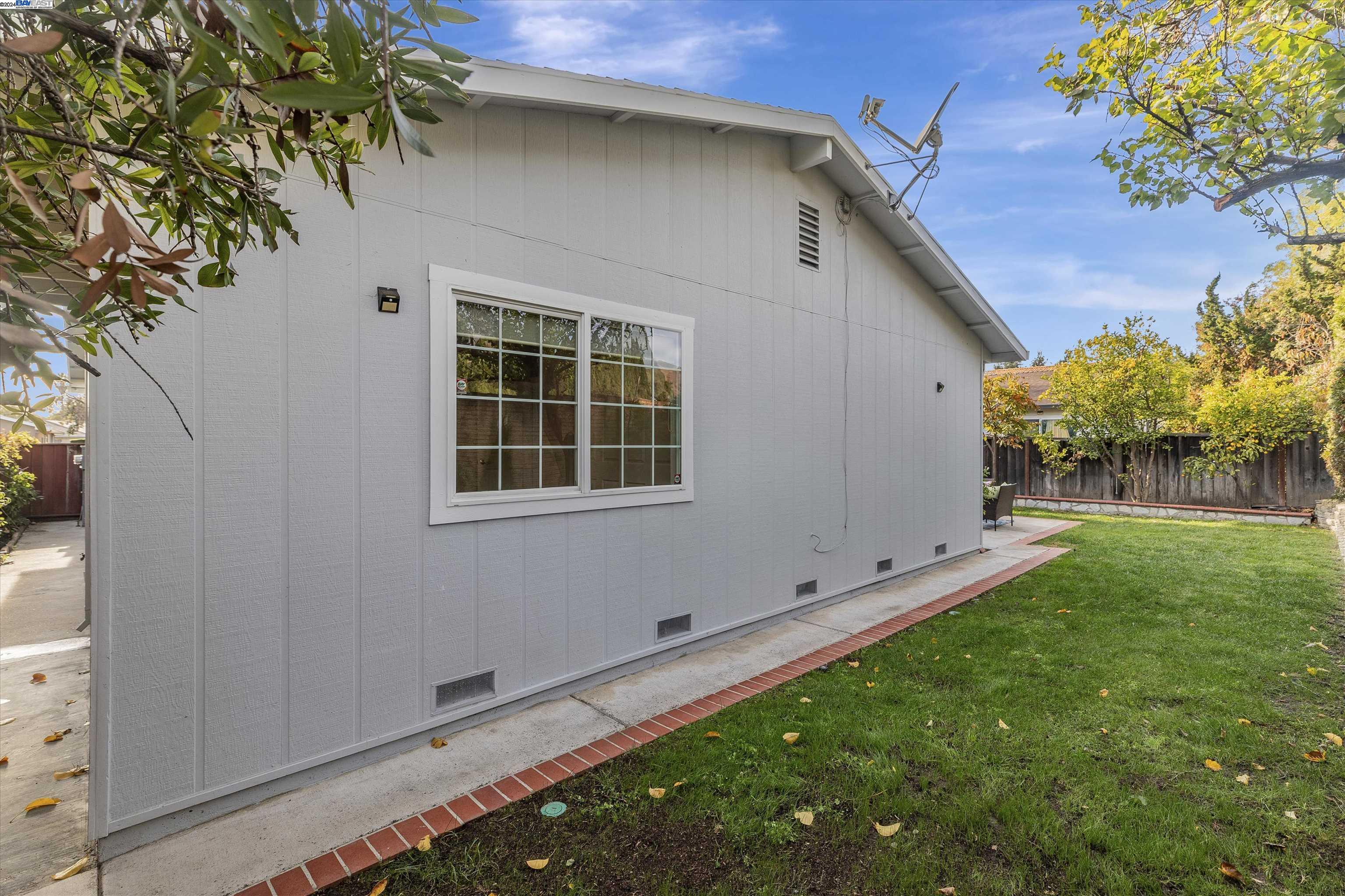 270 Carmelita Pl