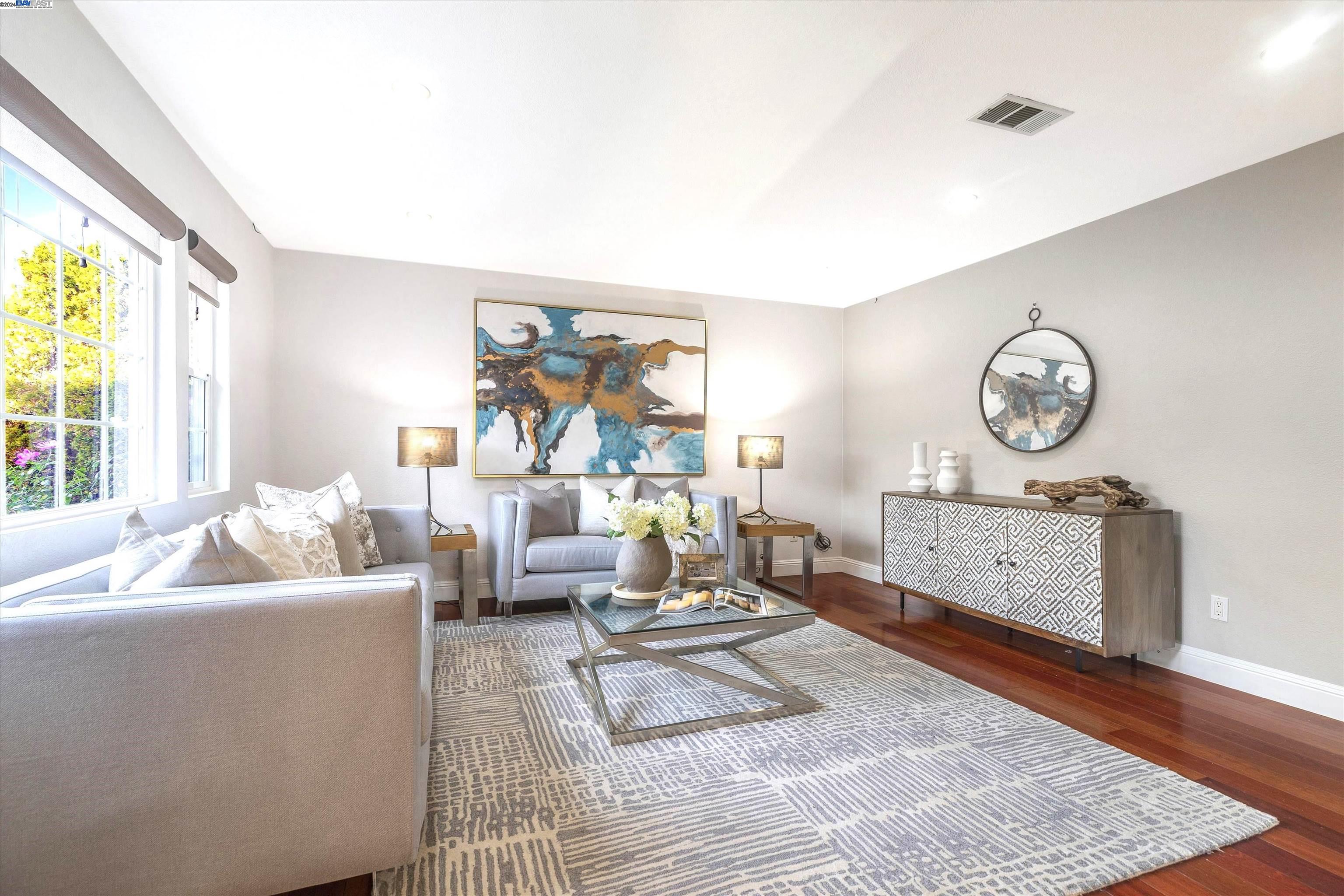 270 Carmelita Pl