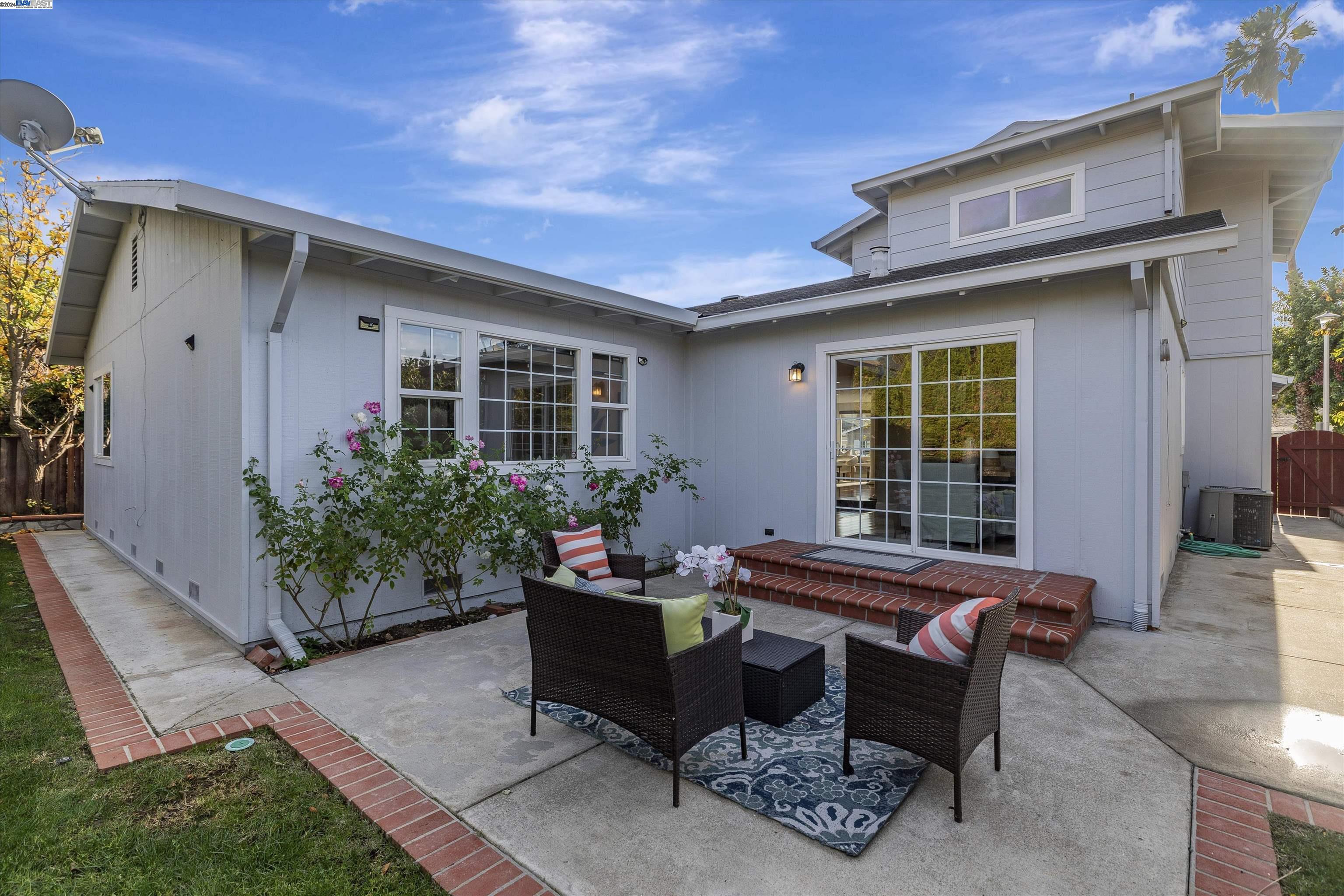 270 Carmelita Pl