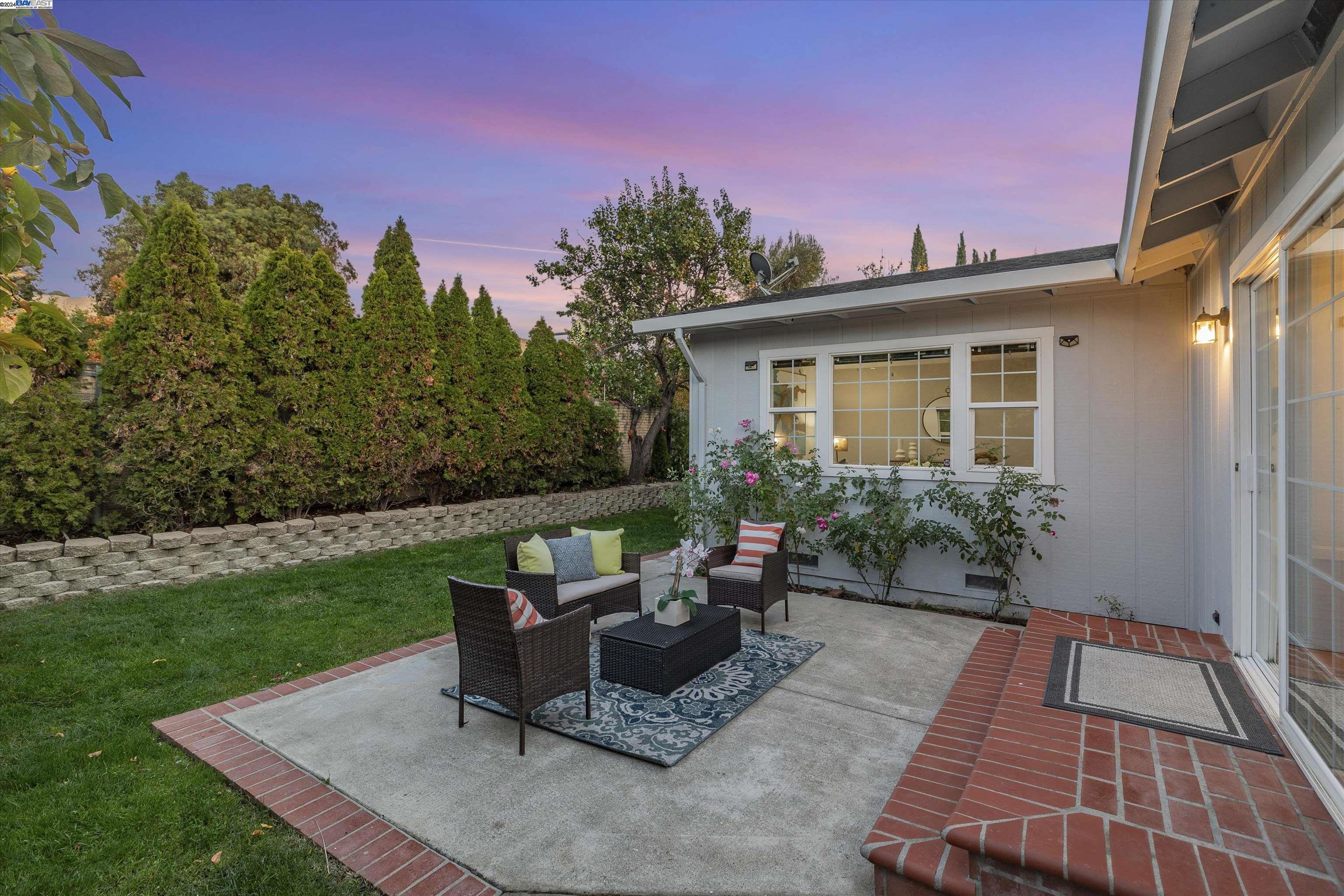 270 Carmelita Pl