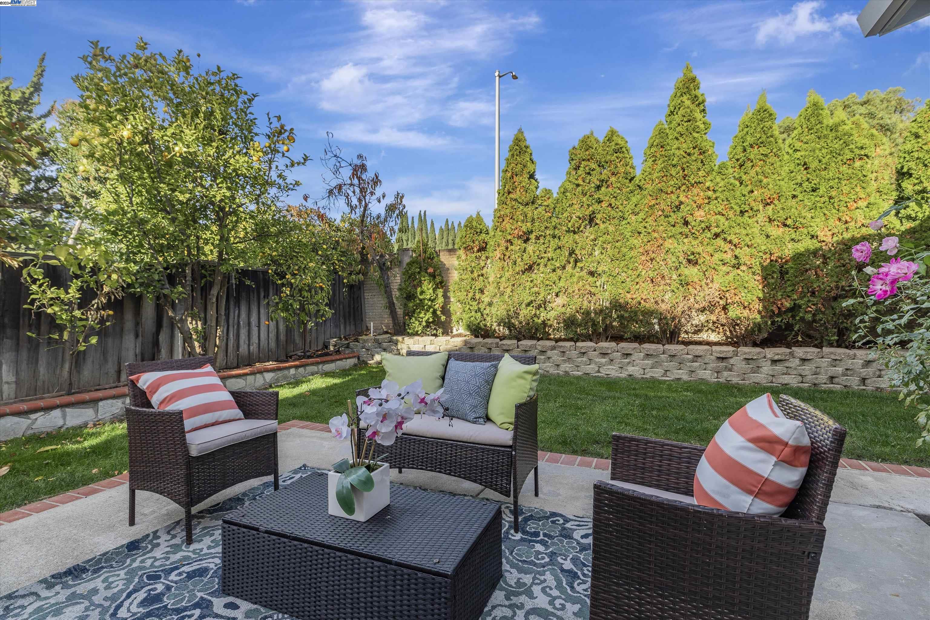 270 Carmelita Pl