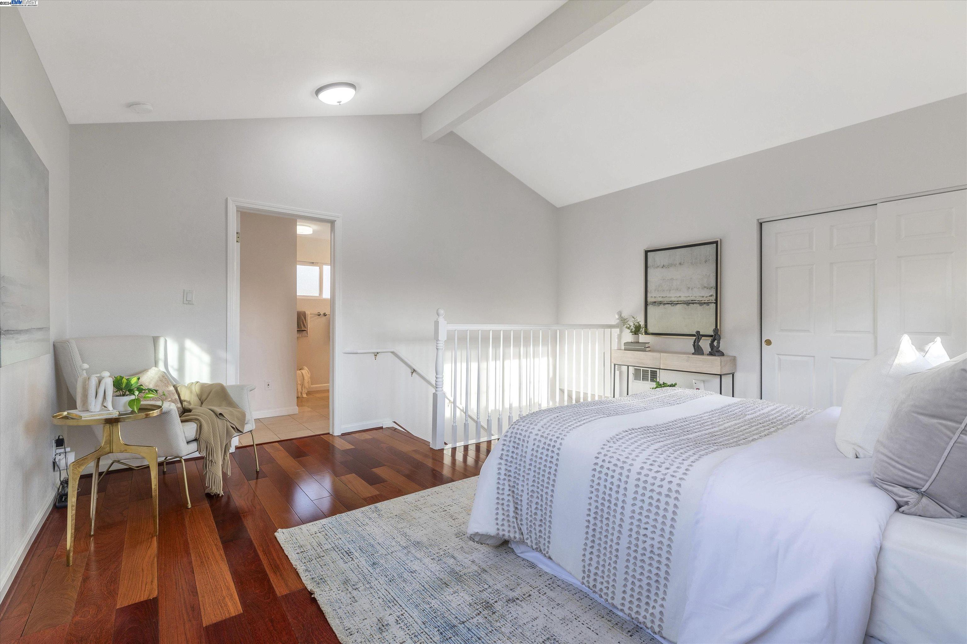 270 Carmelita Pl