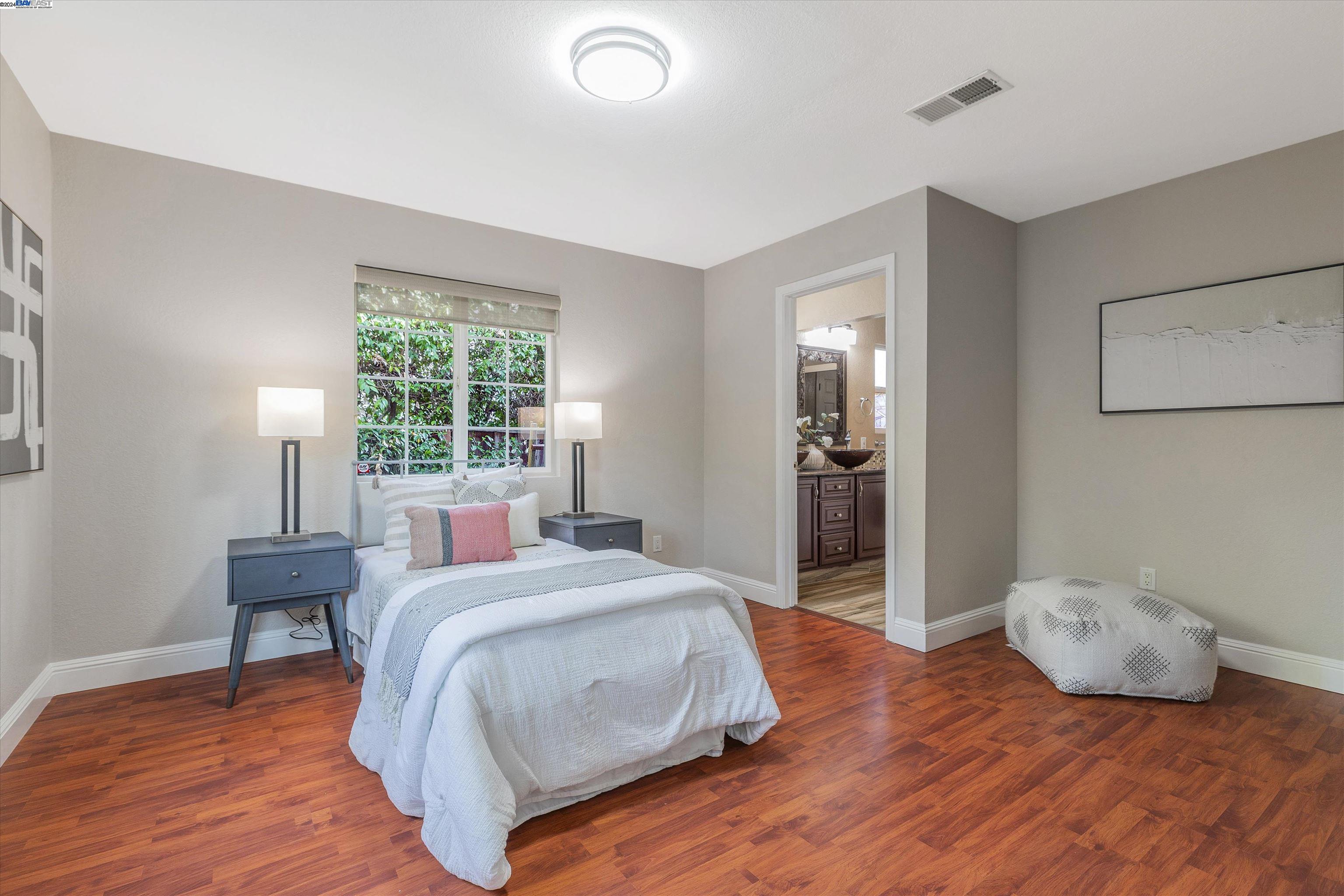 270 Carmelita Pl