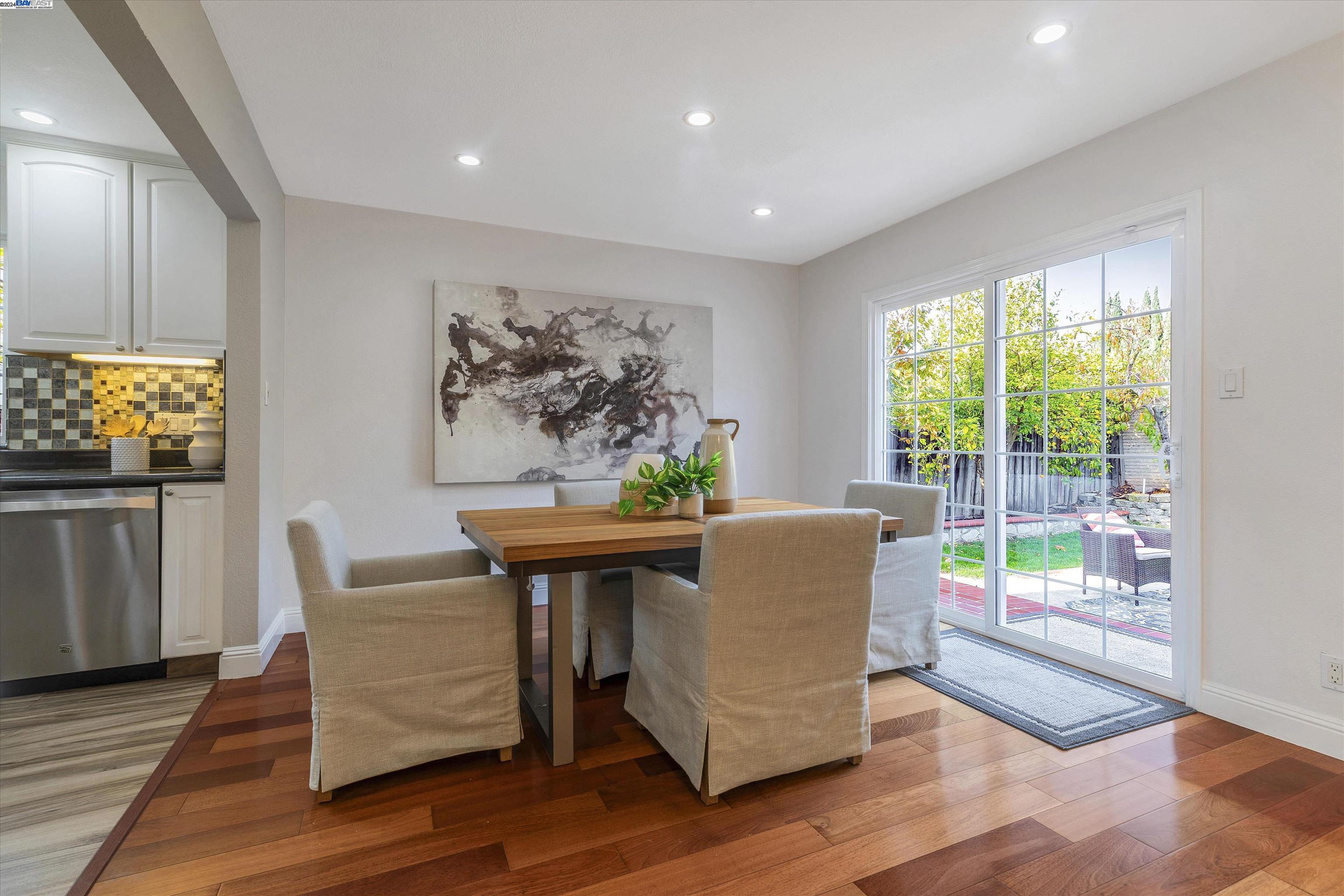 270 Carmelita Pl