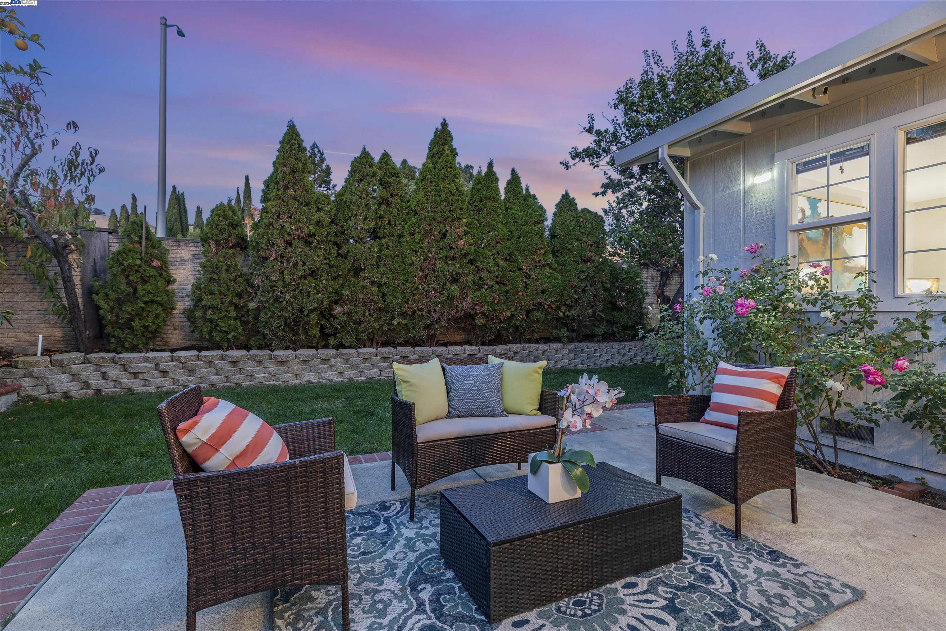270 Carmelita Pl