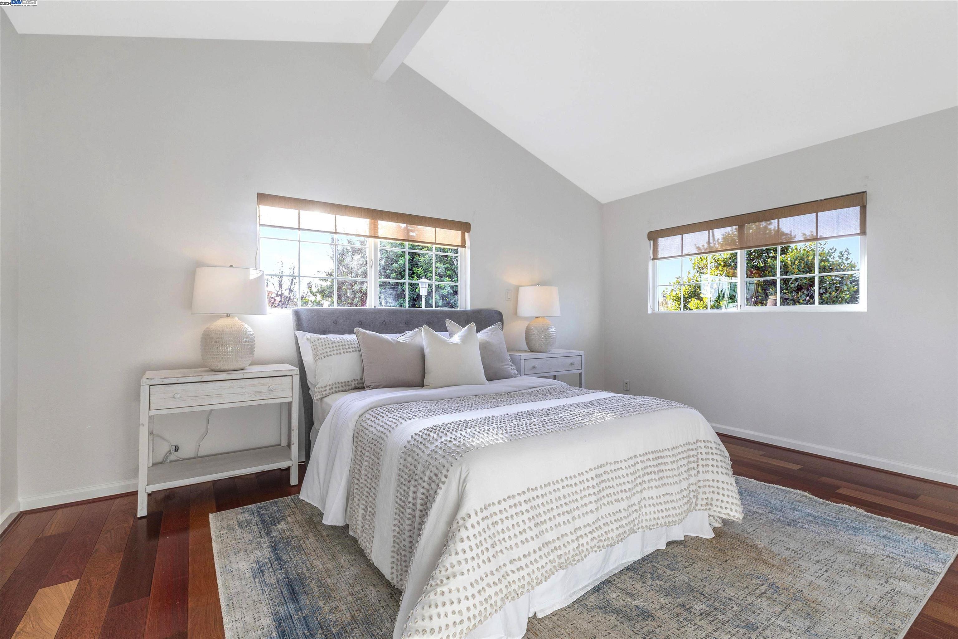 270 Carmelita Pl