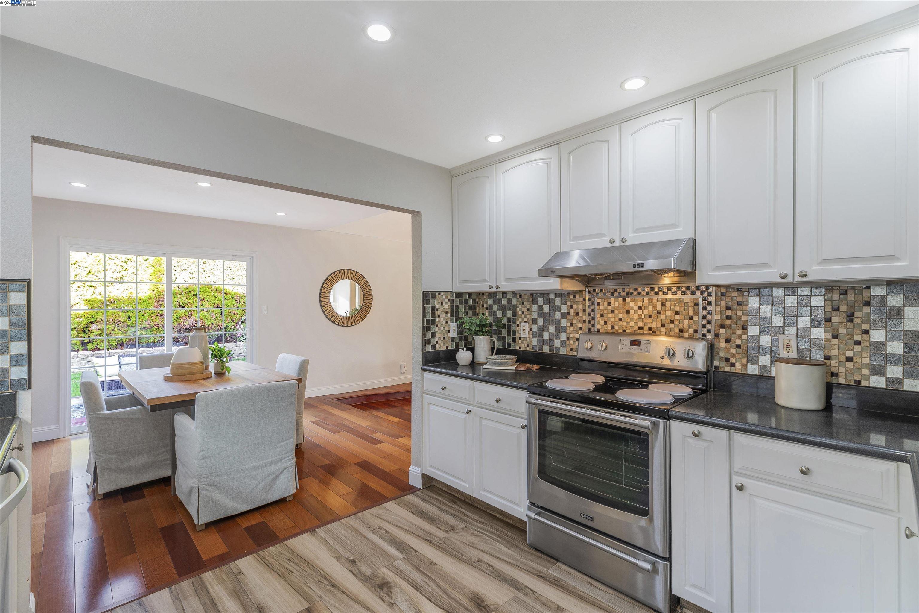 270 Carmelita Pl