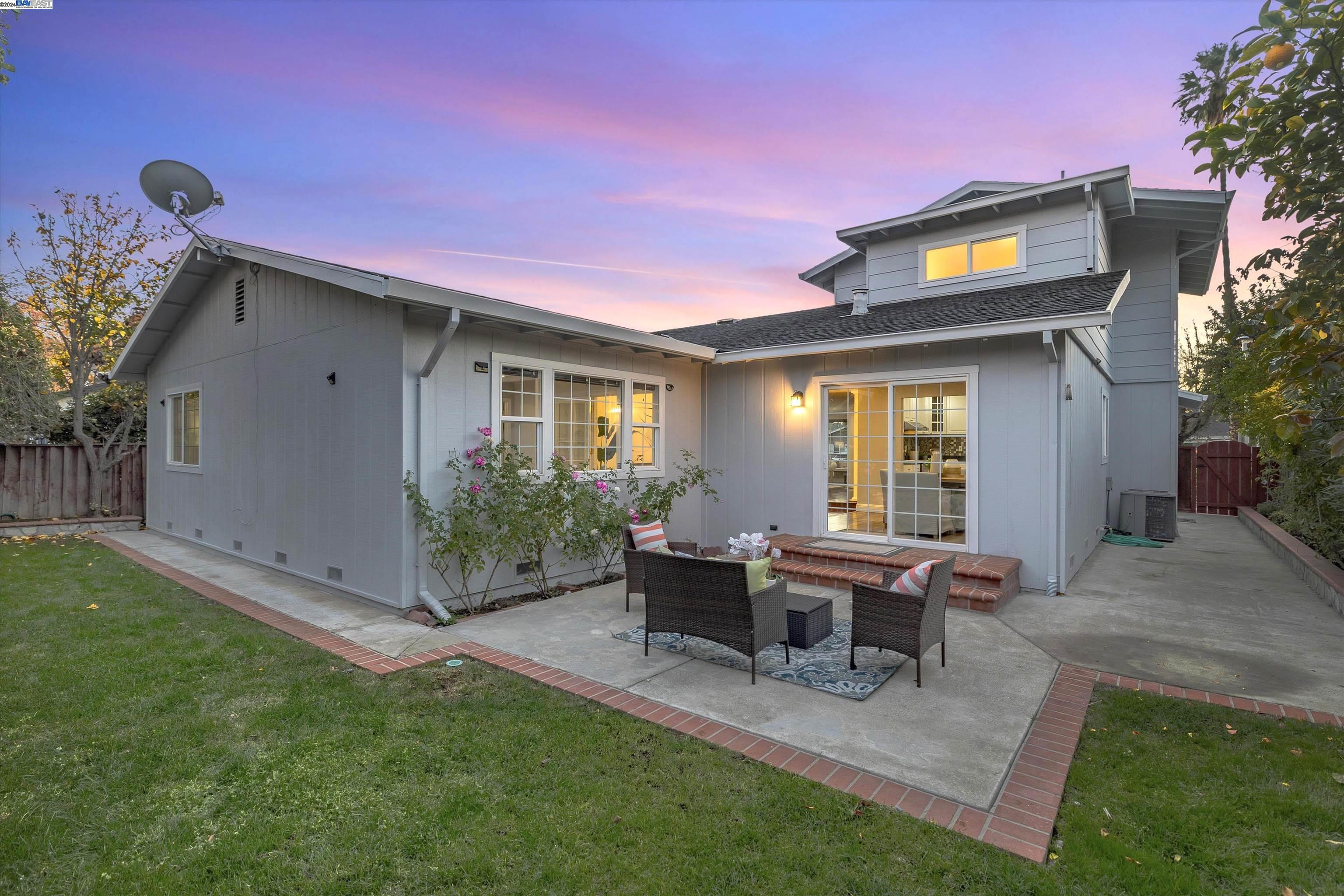 270 Carmelita Pl