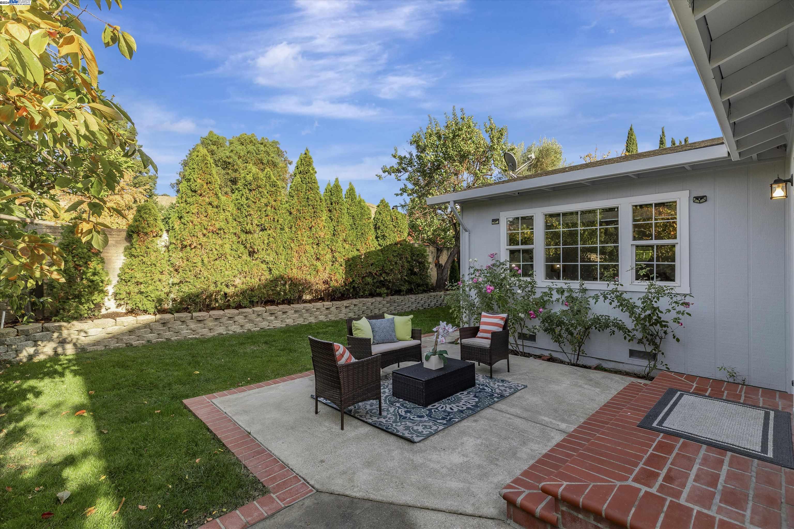 270 Carmelita Pl