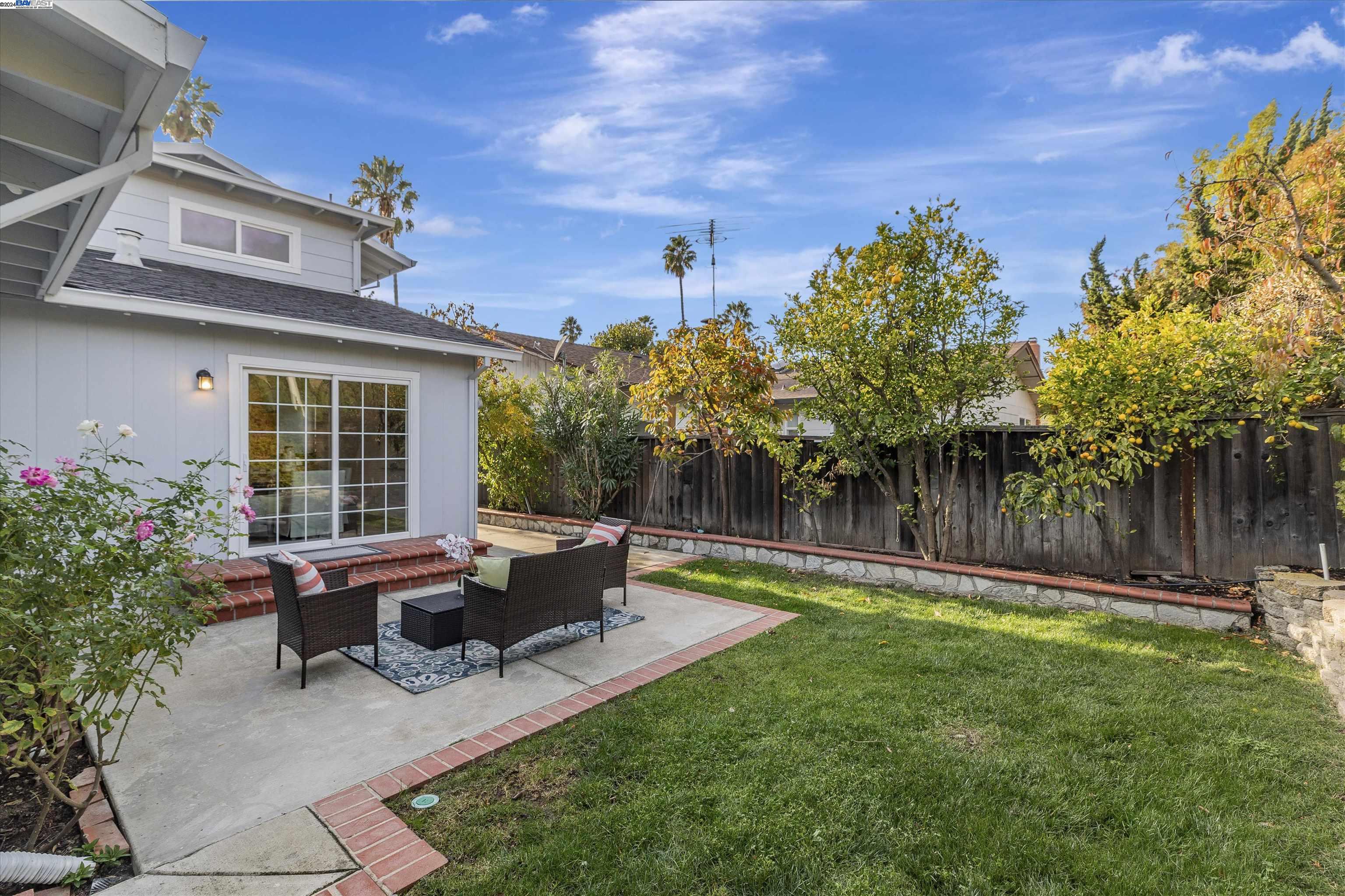 270 Carmelita Pl