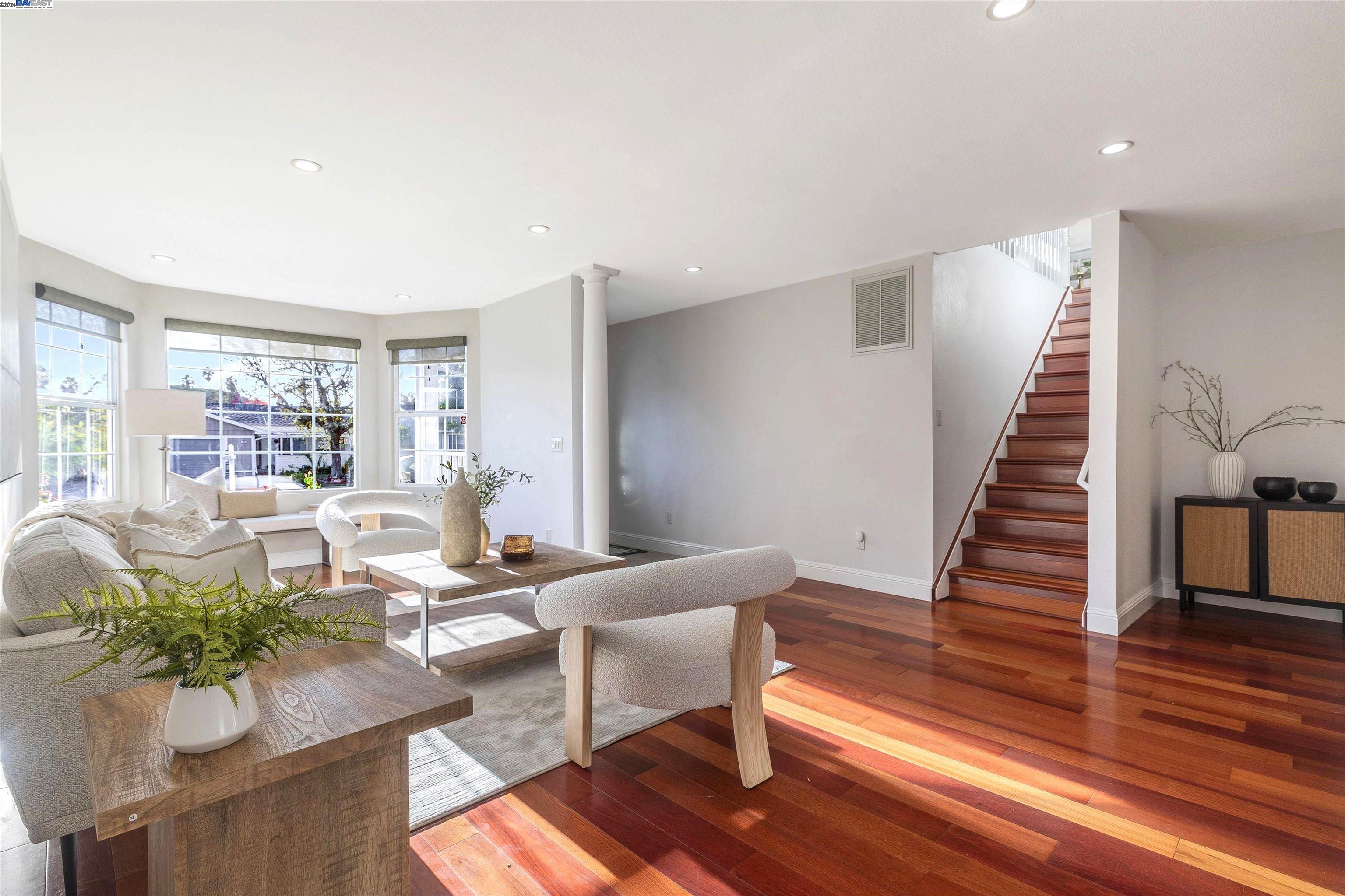 270 Carmelita Pl