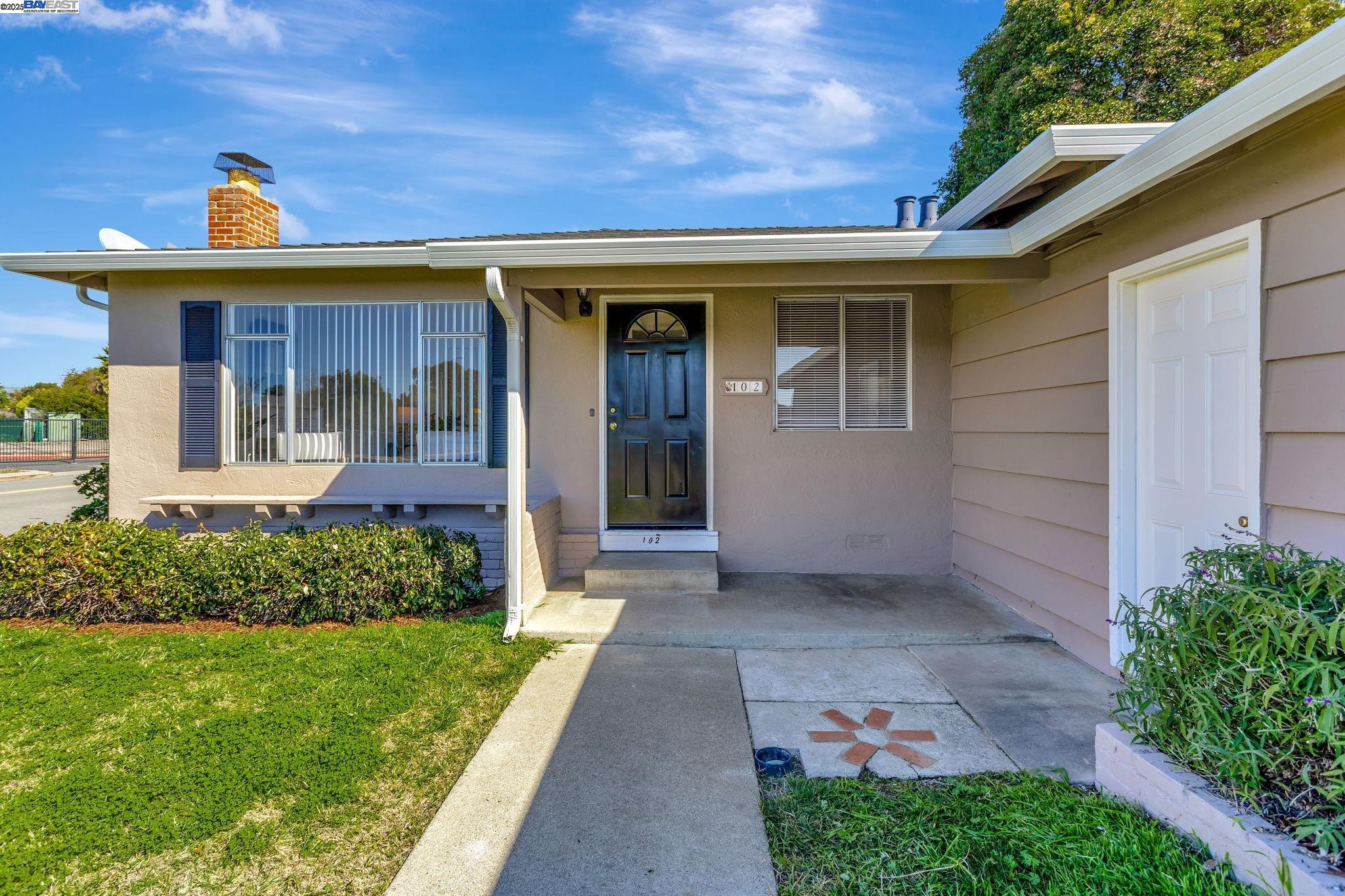 102 Poppy Ct