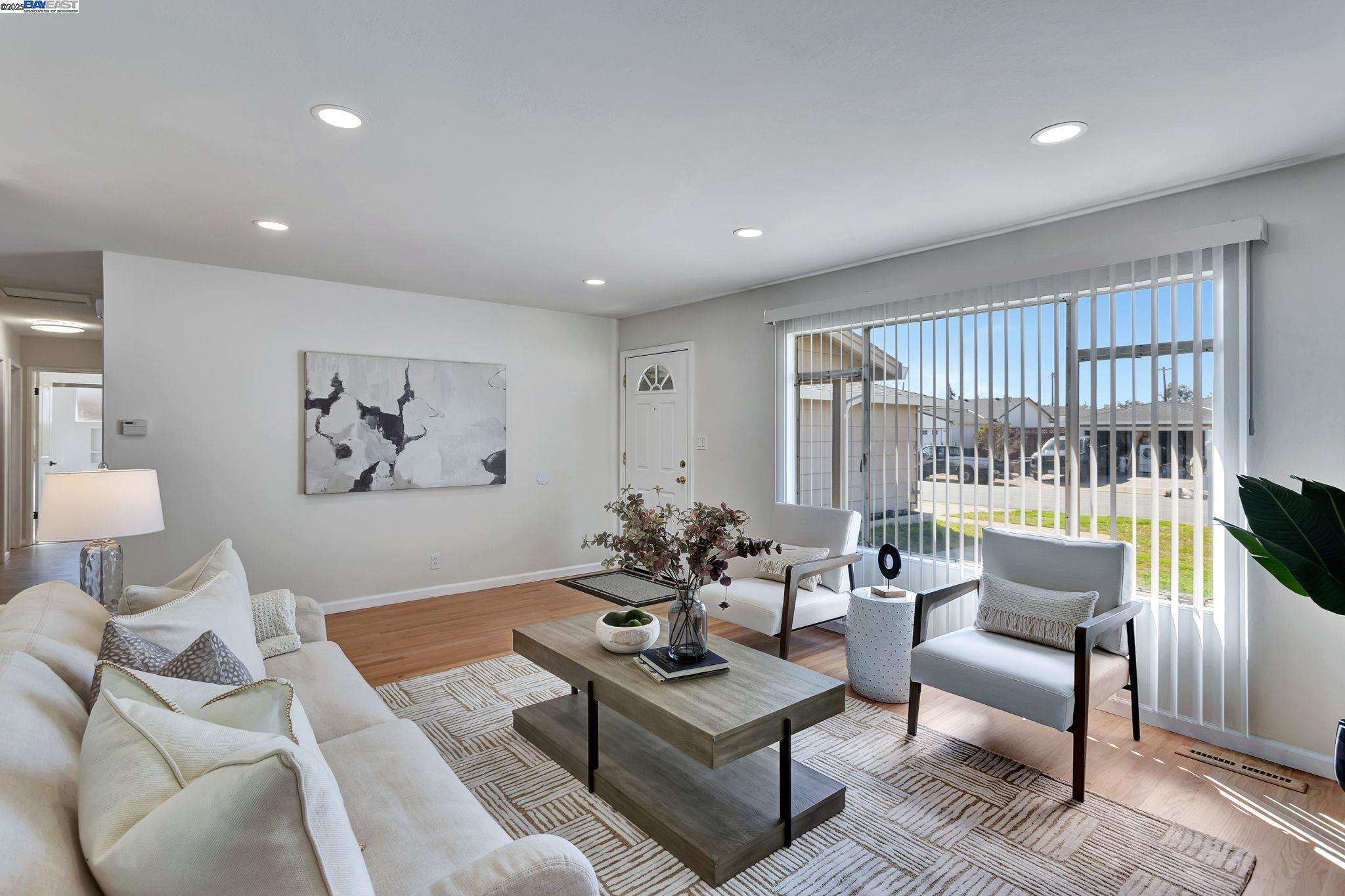 102 Poppy Ct