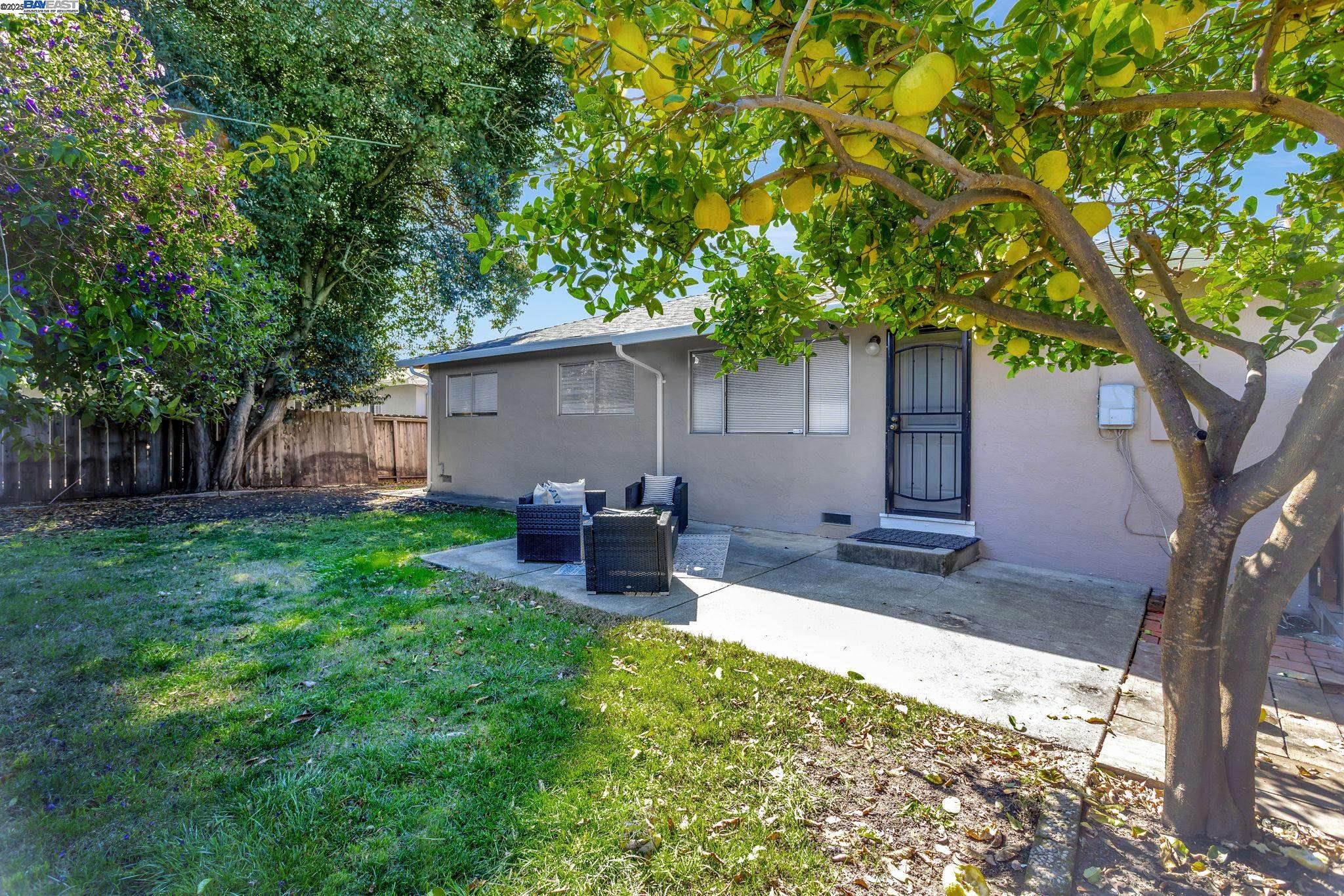 102 Poppy Ct