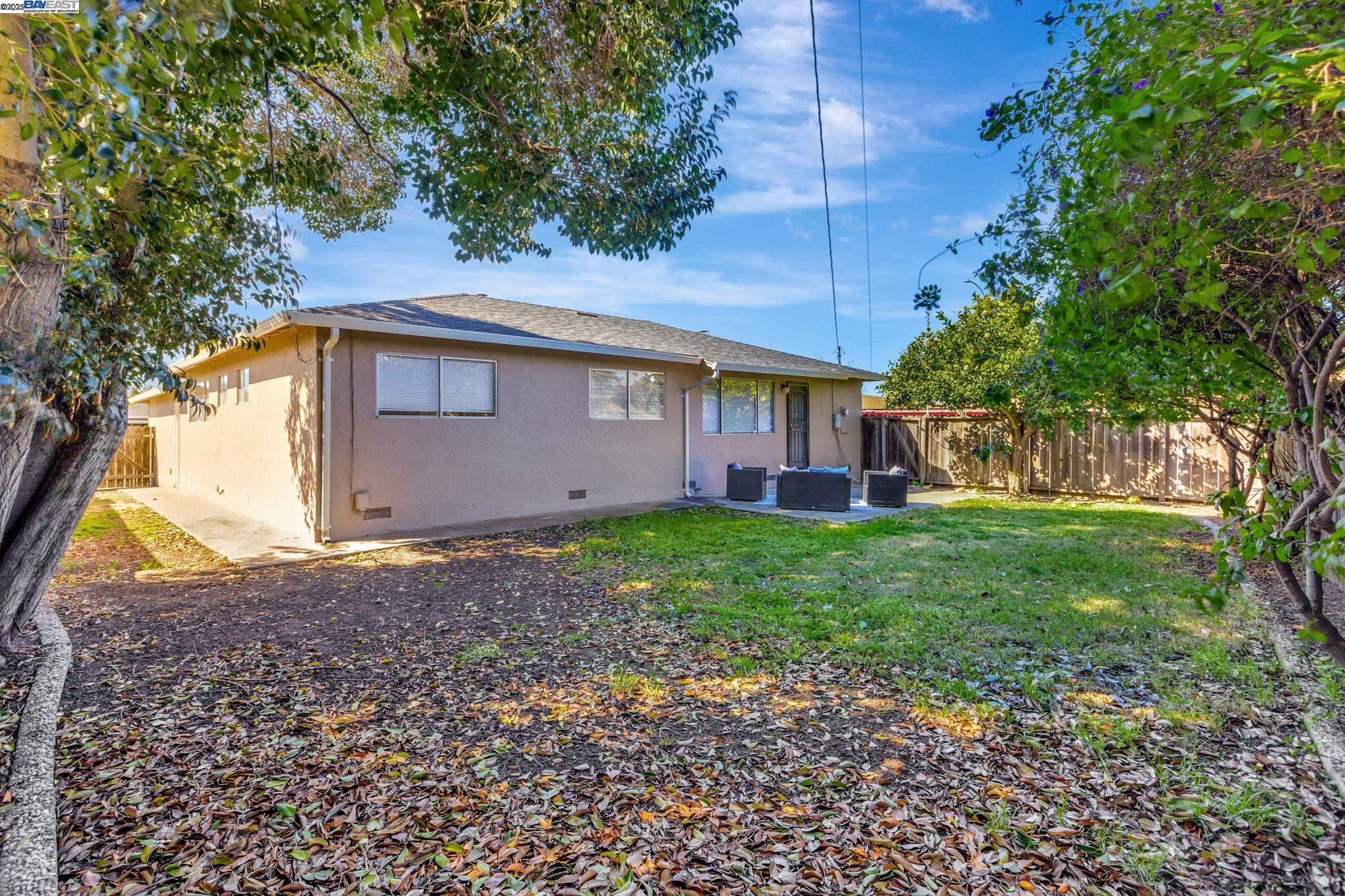 102 Poppy Ct