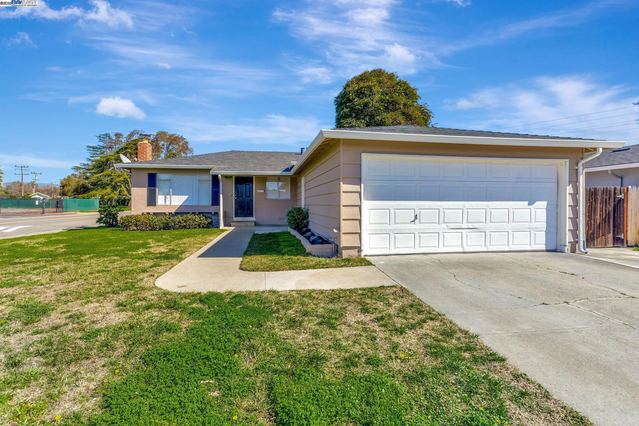 102 Poppy Ct