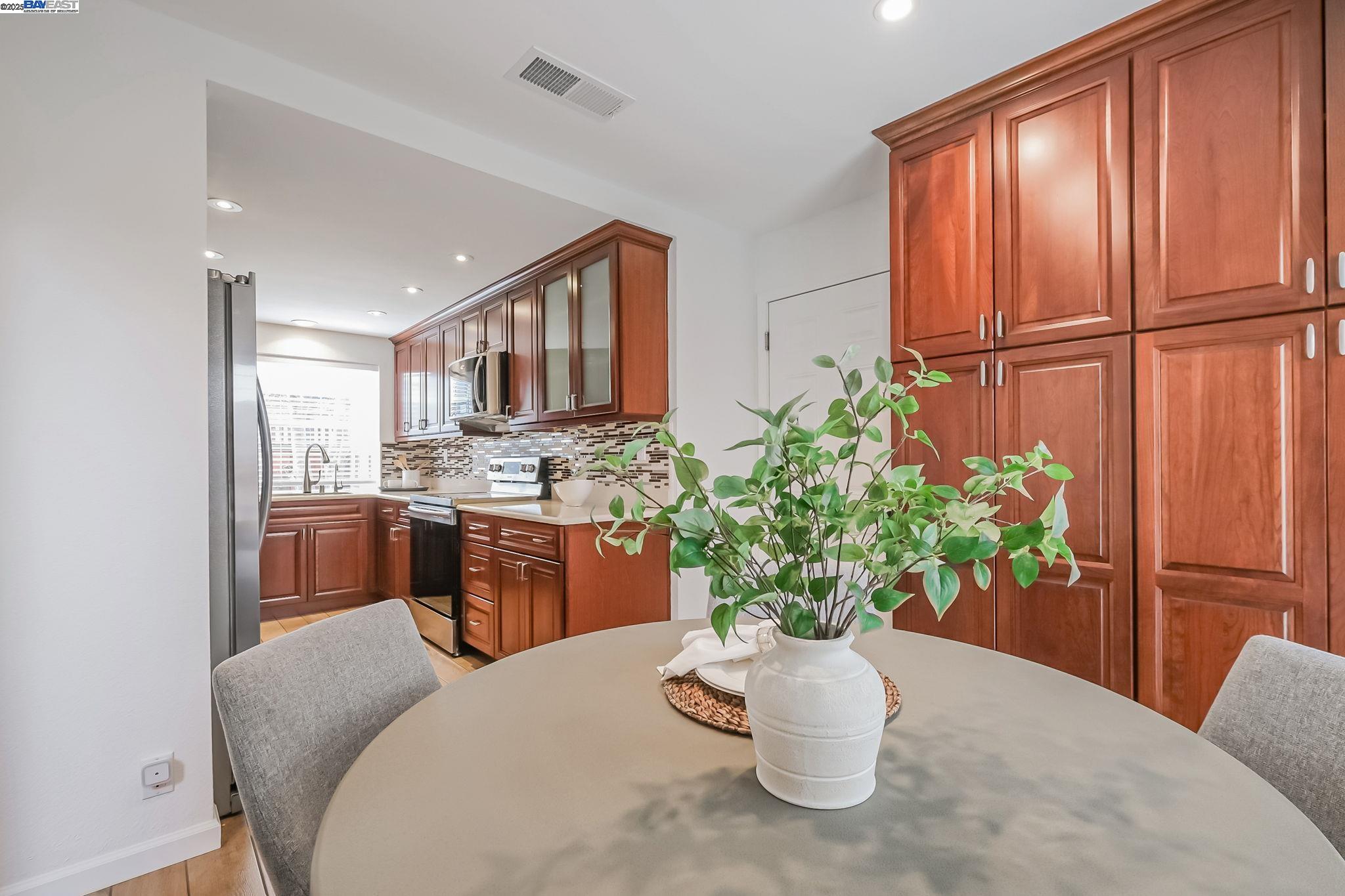 3625 Kamp Dr