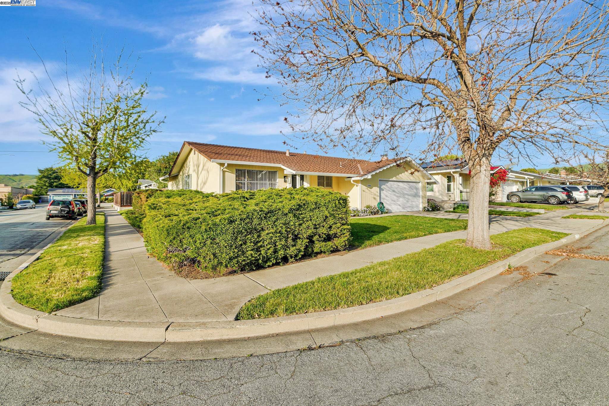 41506 Higgins Way