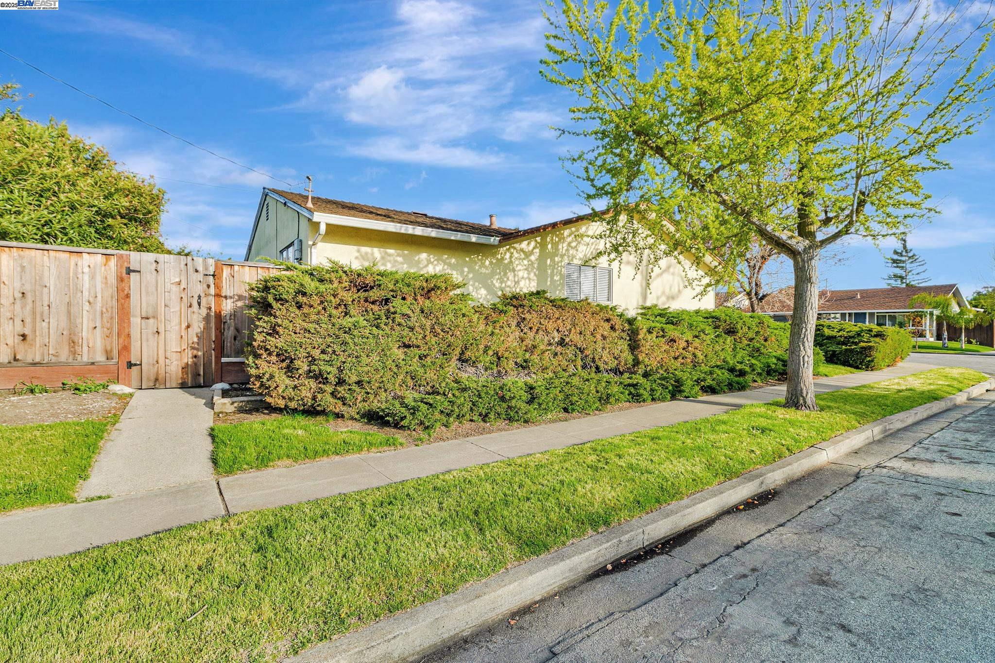 41506 Higgins Way