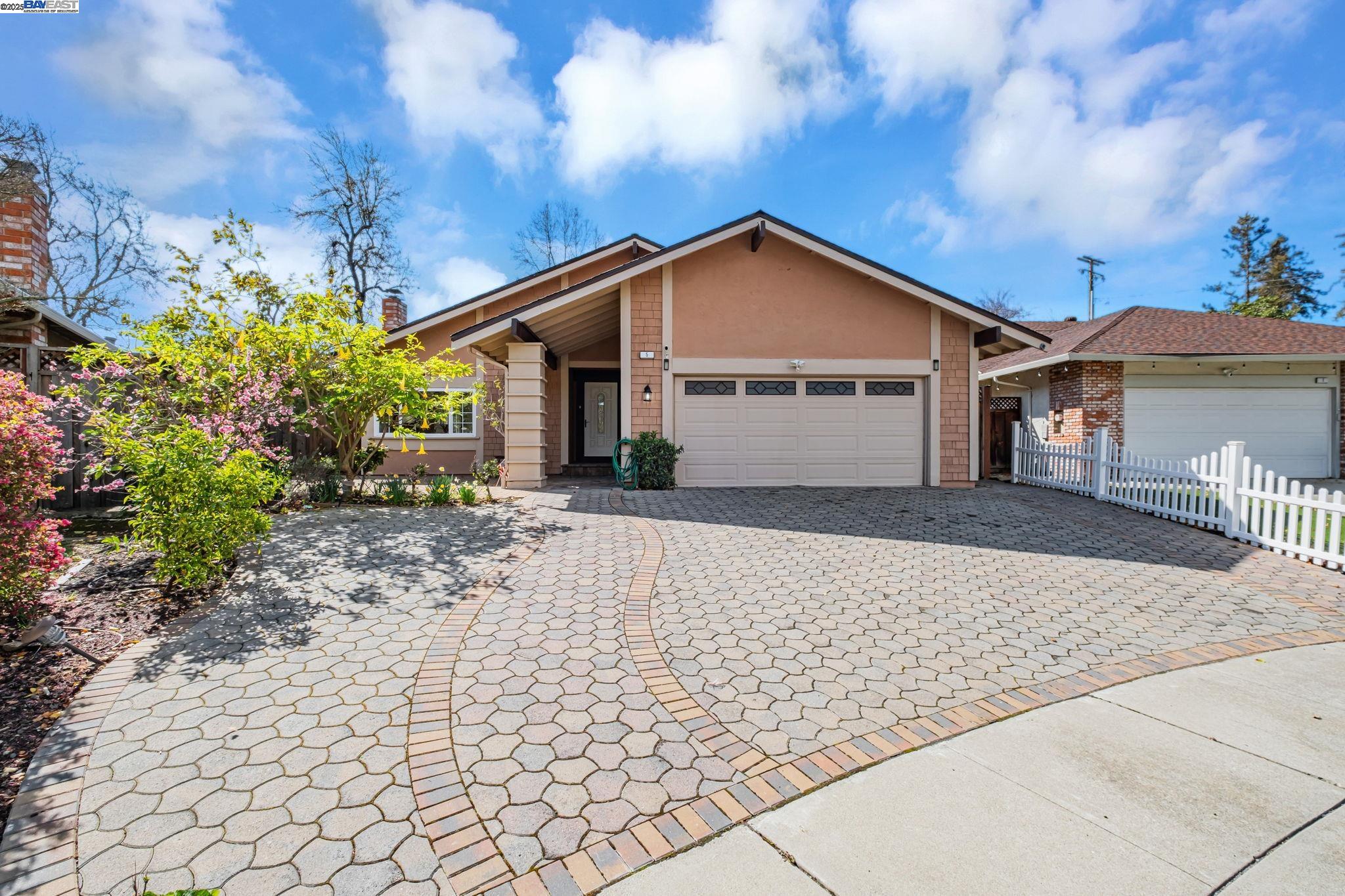 5 Queso Ct