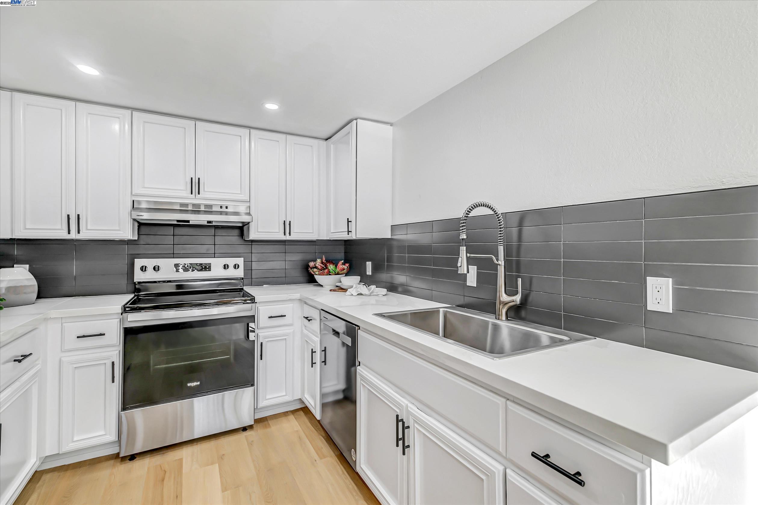 39993 Fremont Blvd Unit: 206