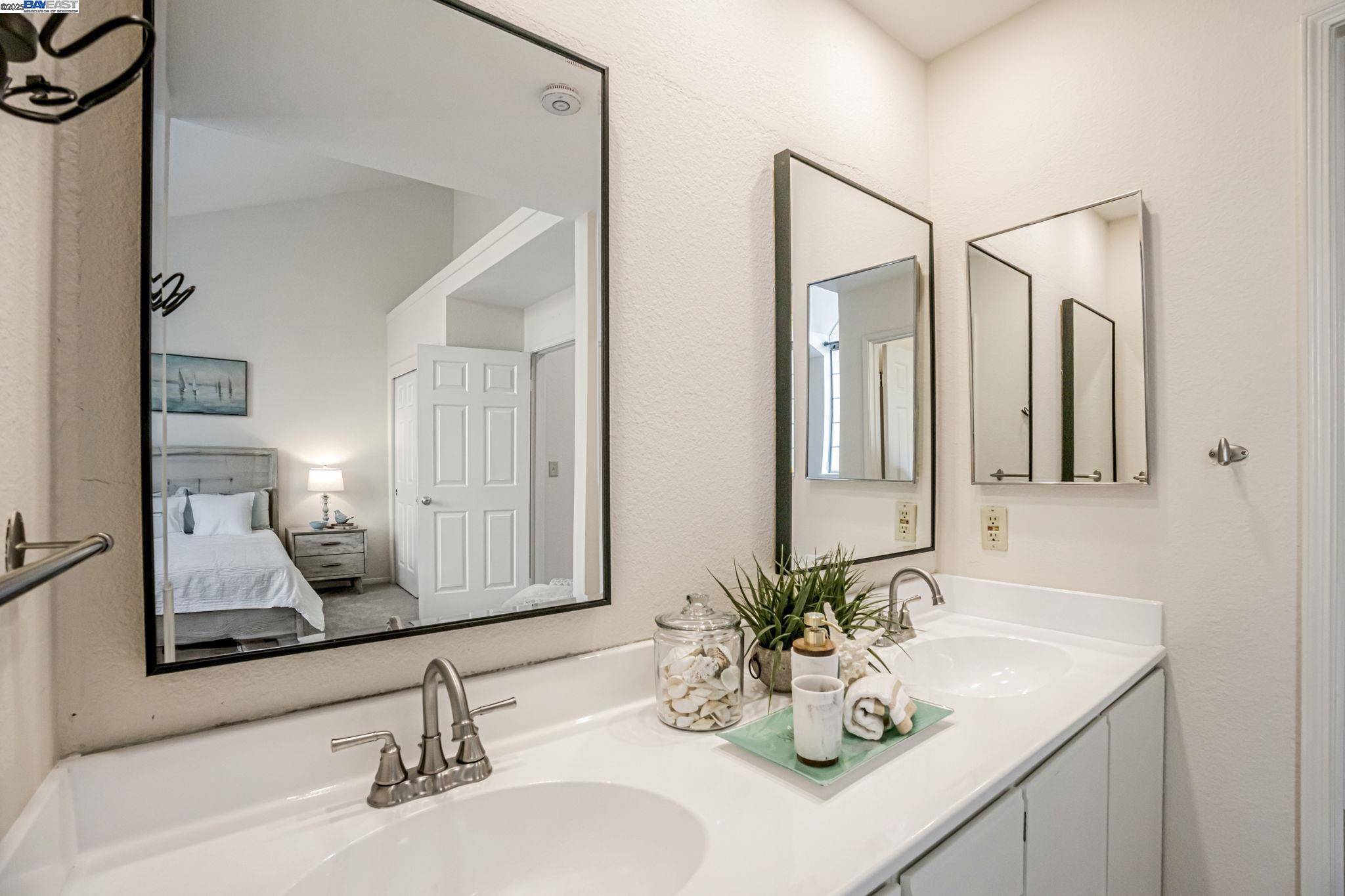 31 Sea Crest Ter