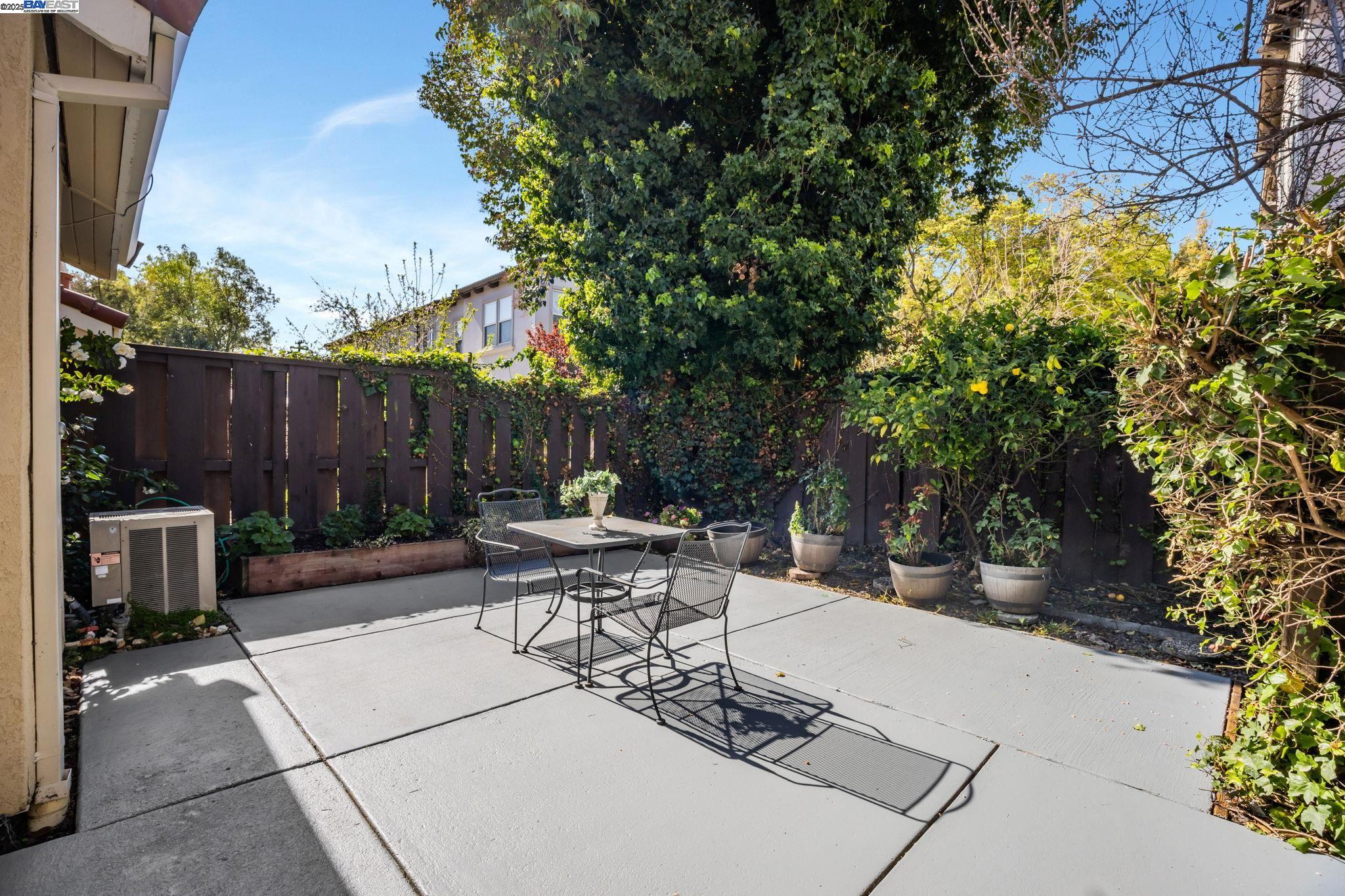 31 Sea Crest Ter