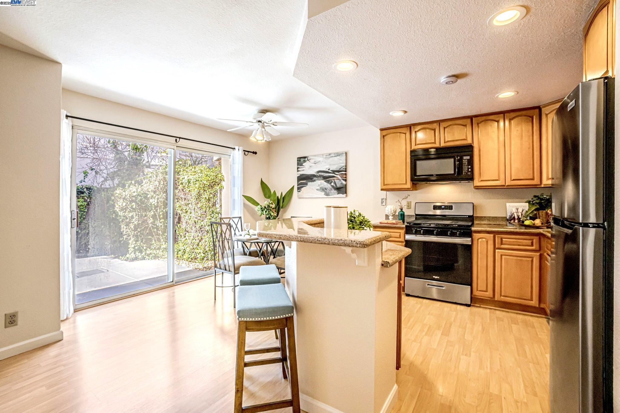 31 Sea Crest Ter