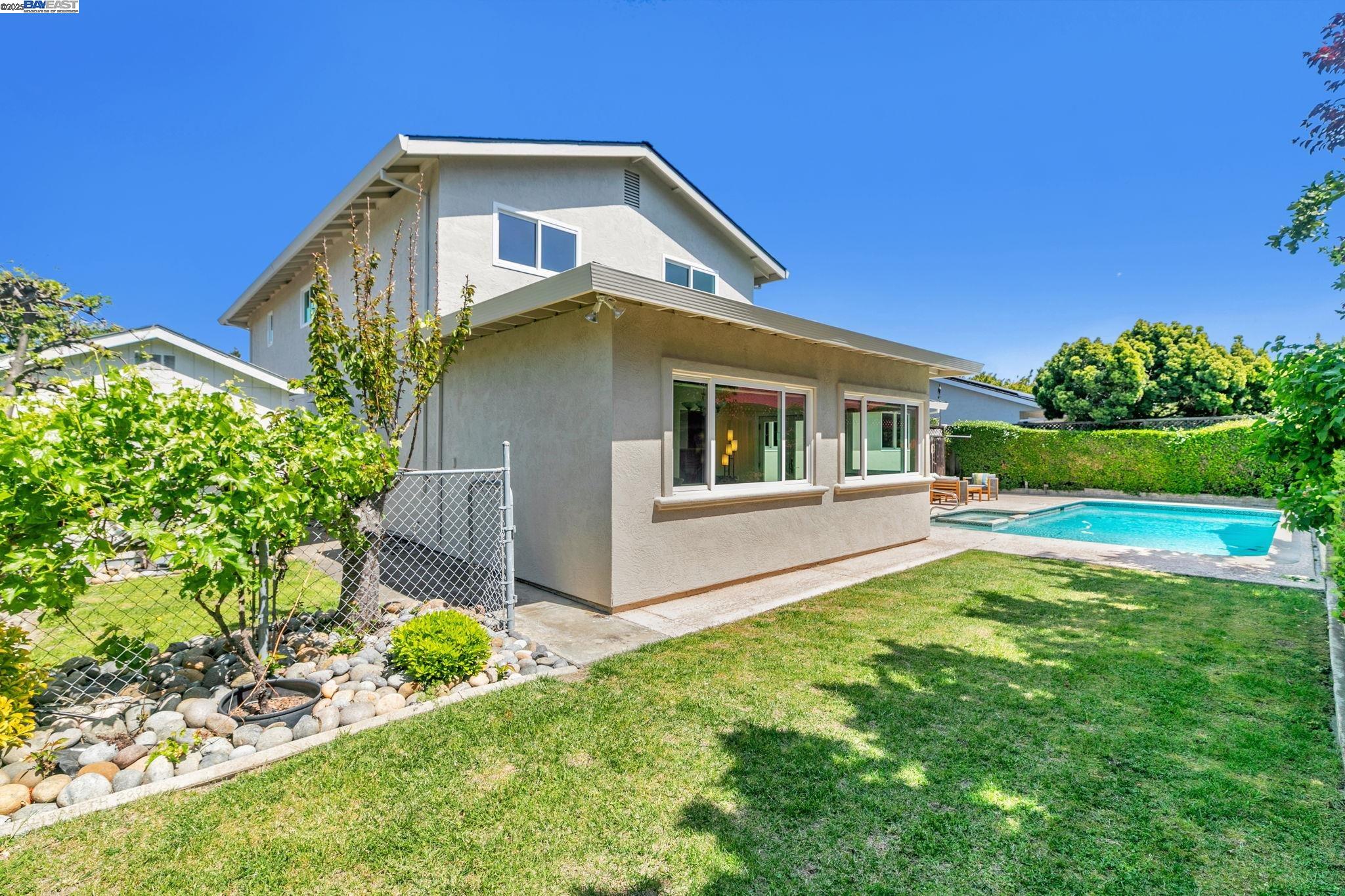 35375 Severn Dr