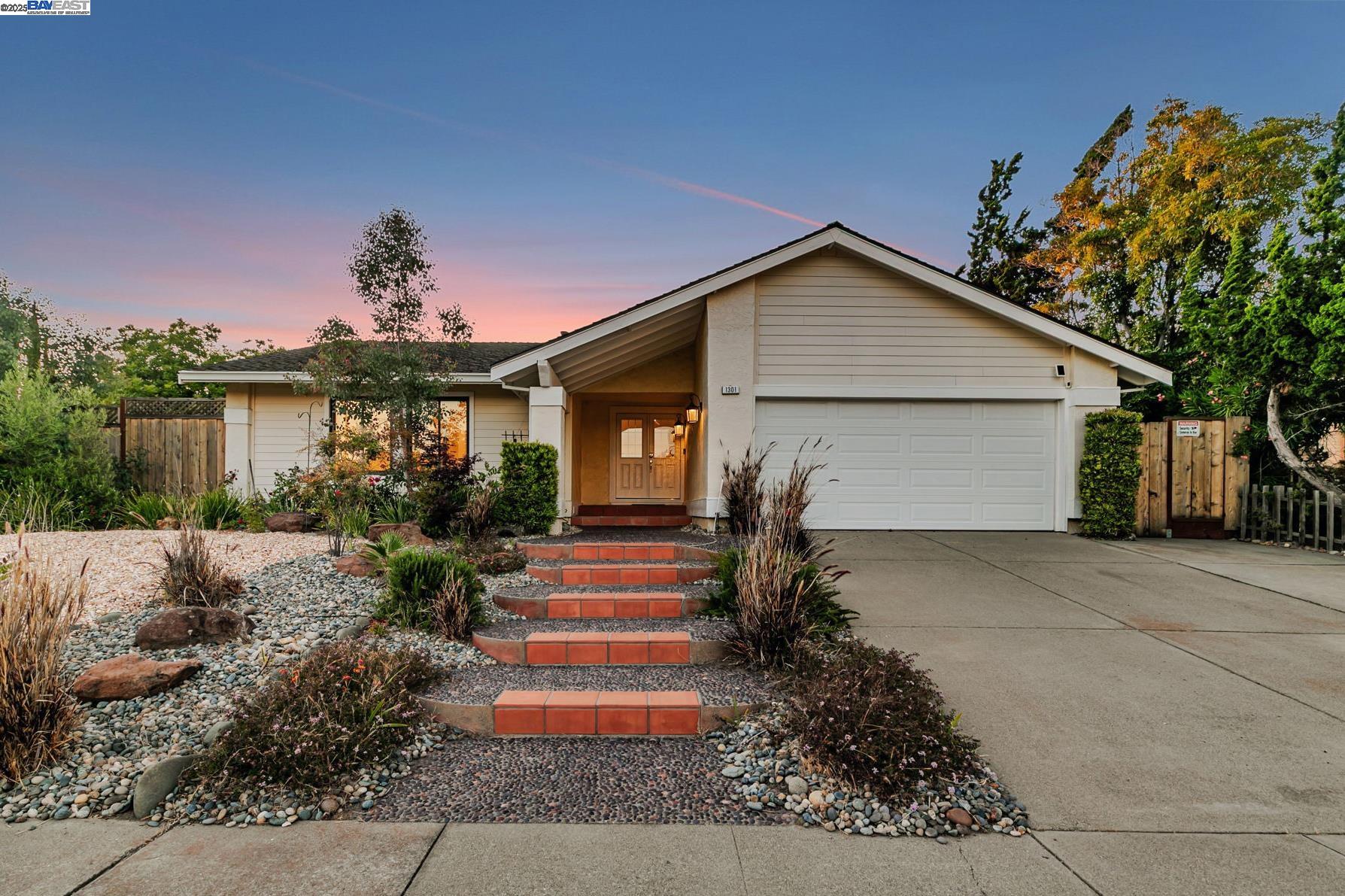 1301 Quema Dr