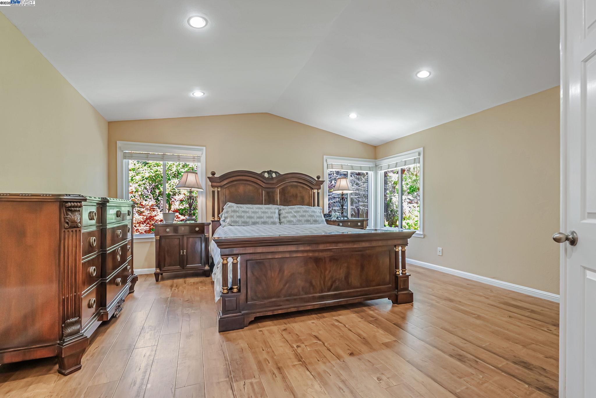 1054 Geronimo Ct