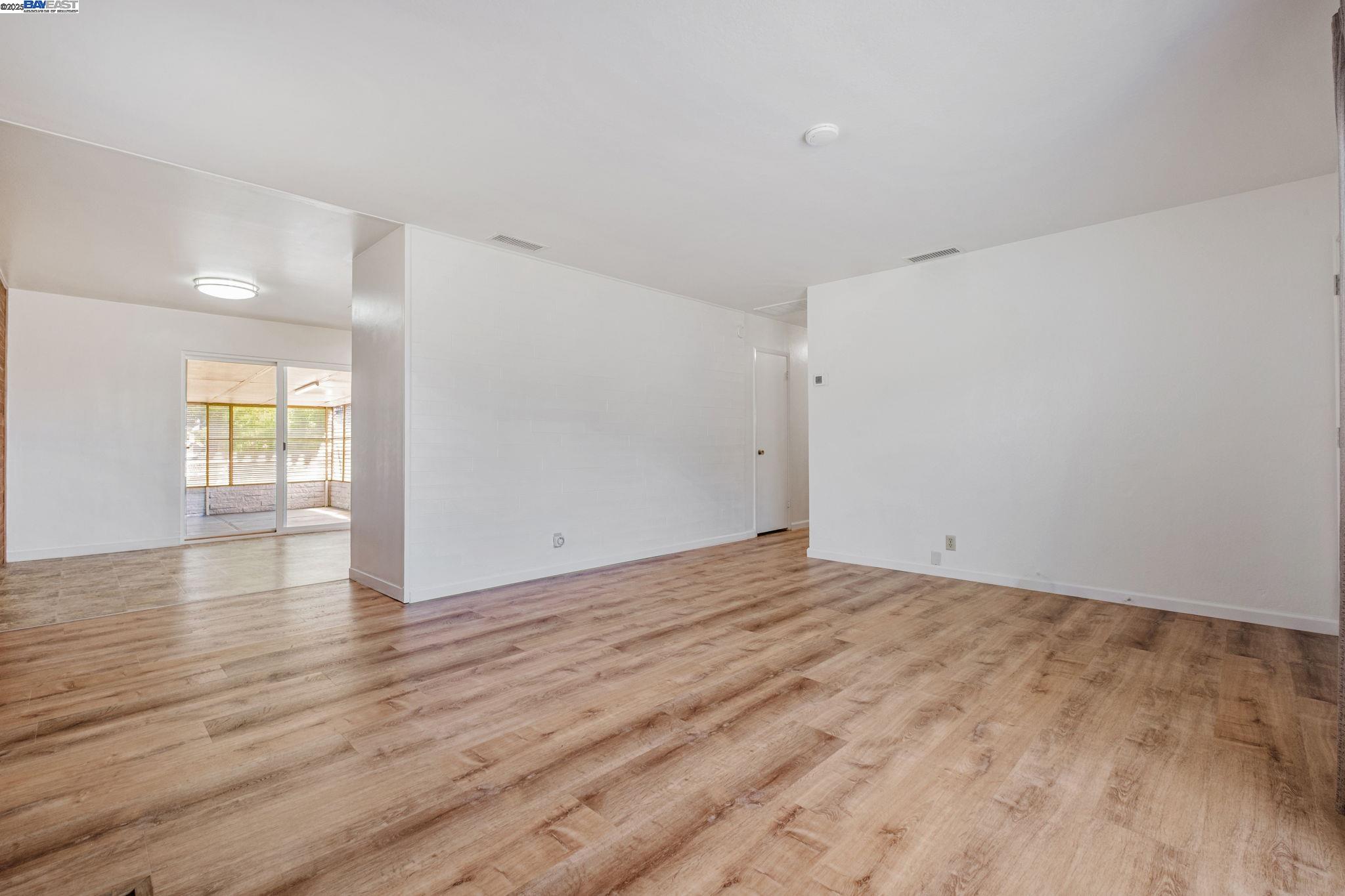 26294 Dodge Ave