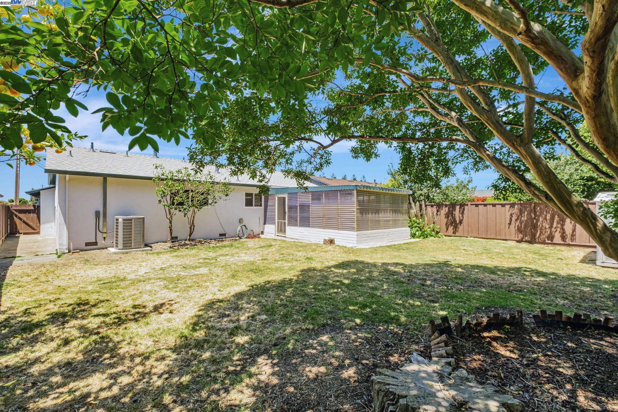 26294 Dodge Ave