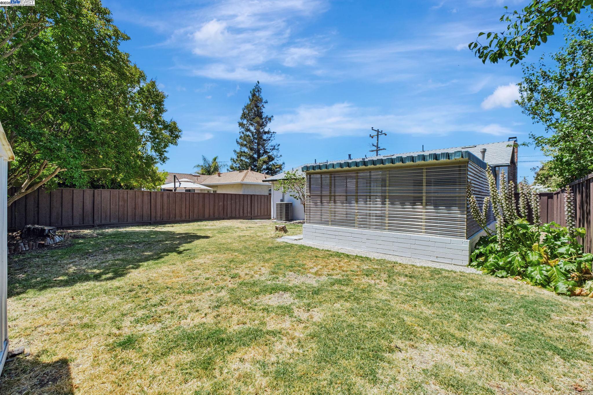 26294 Dodge Ave