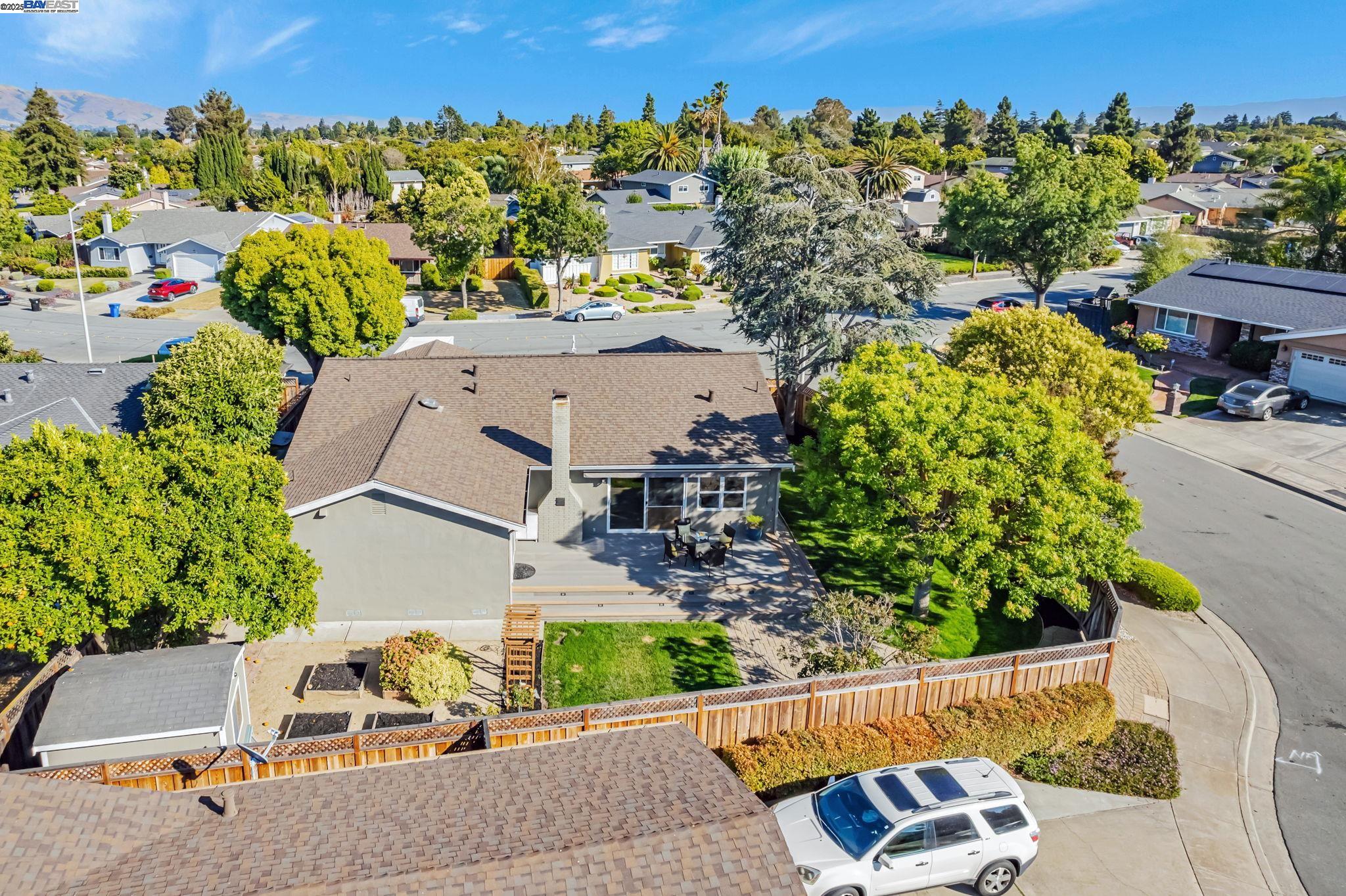 35280 Farnham Dr