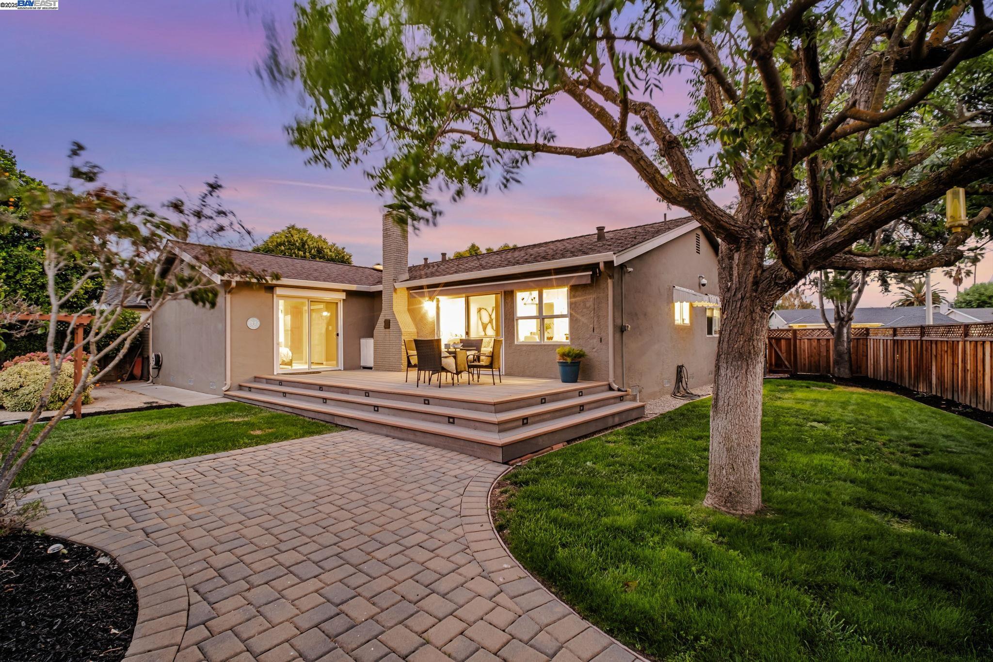 35280 Farnham Dr