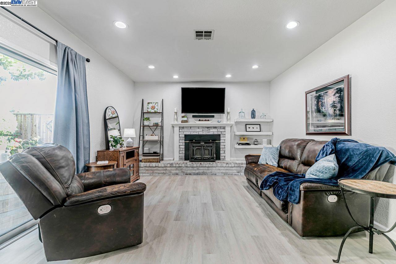 4533 Santa Cruz Ct